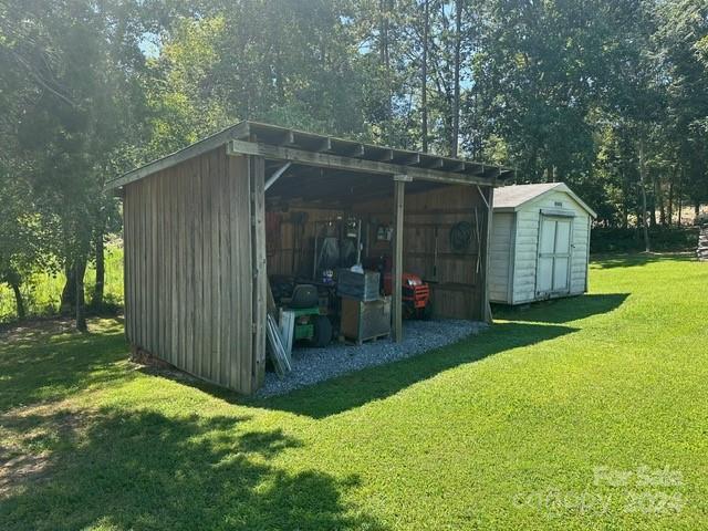 244 N Woodleaf Road