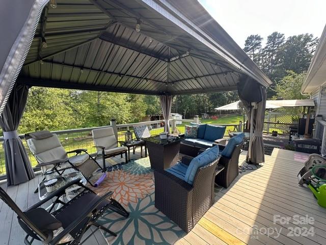 244 N Woodleaf Road
