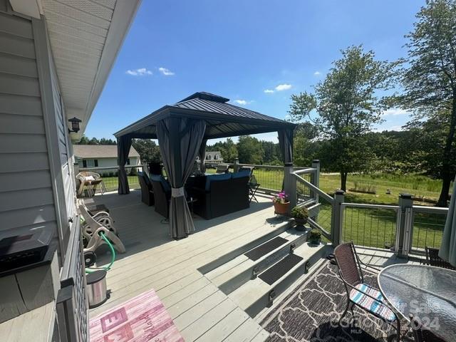 244 N Woodleaf Road