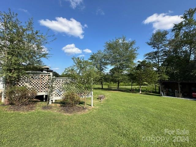 244 N Woodleaf Road