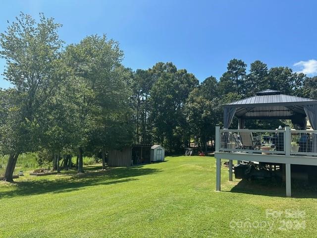 244 N Woodleaf Road