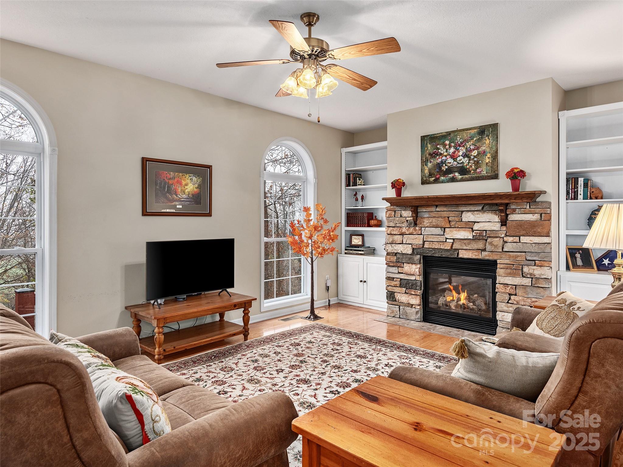 345 Ravenwood Lane