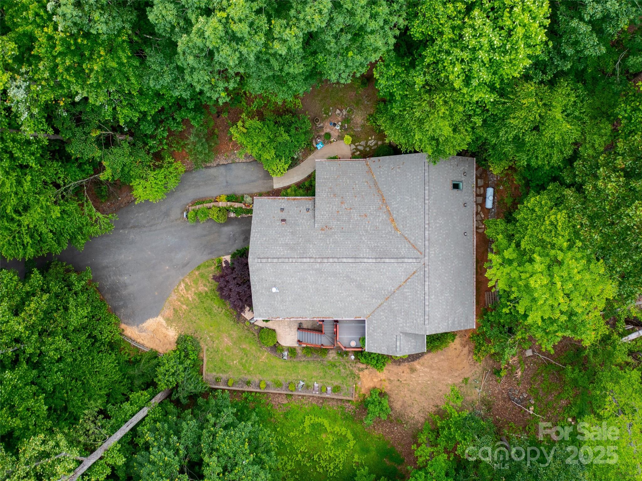345 Ravenwood Lane