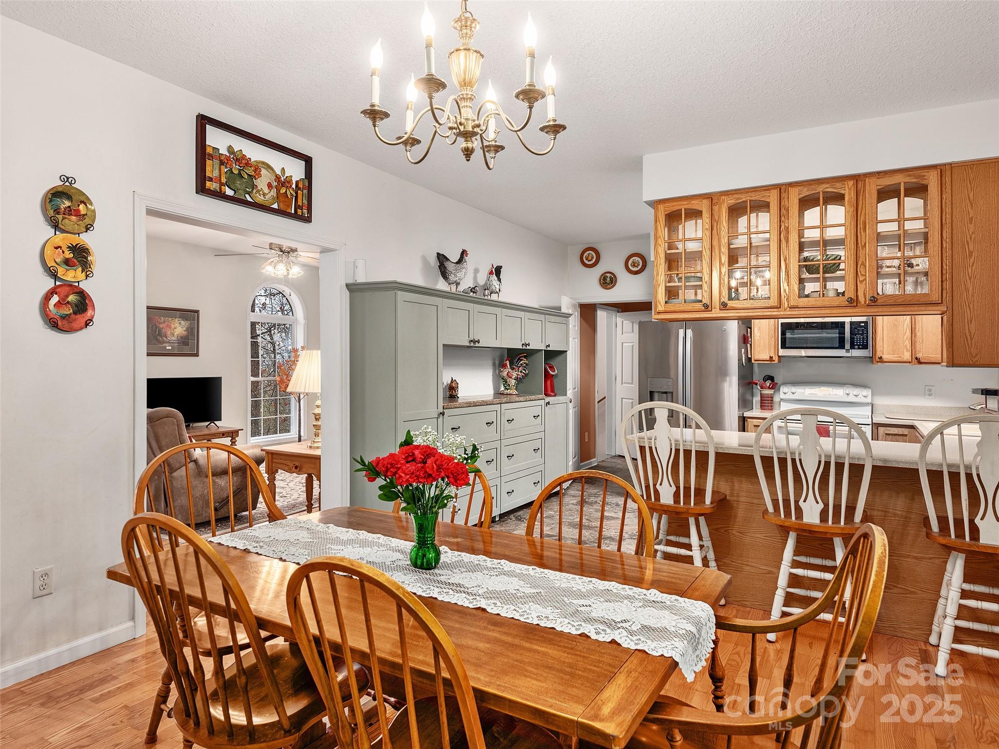 345 Ravenwood Lane