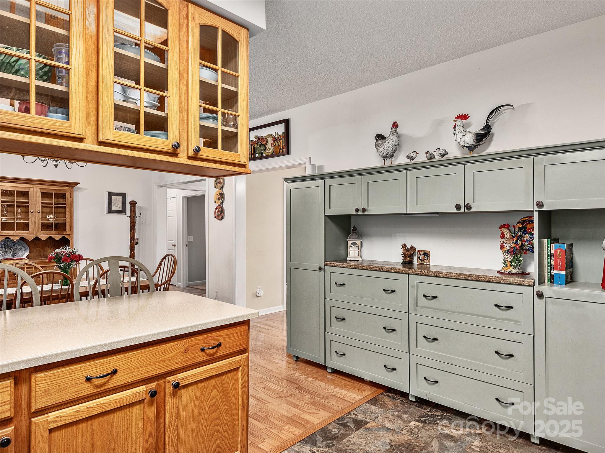 345 Ravenwood Lane