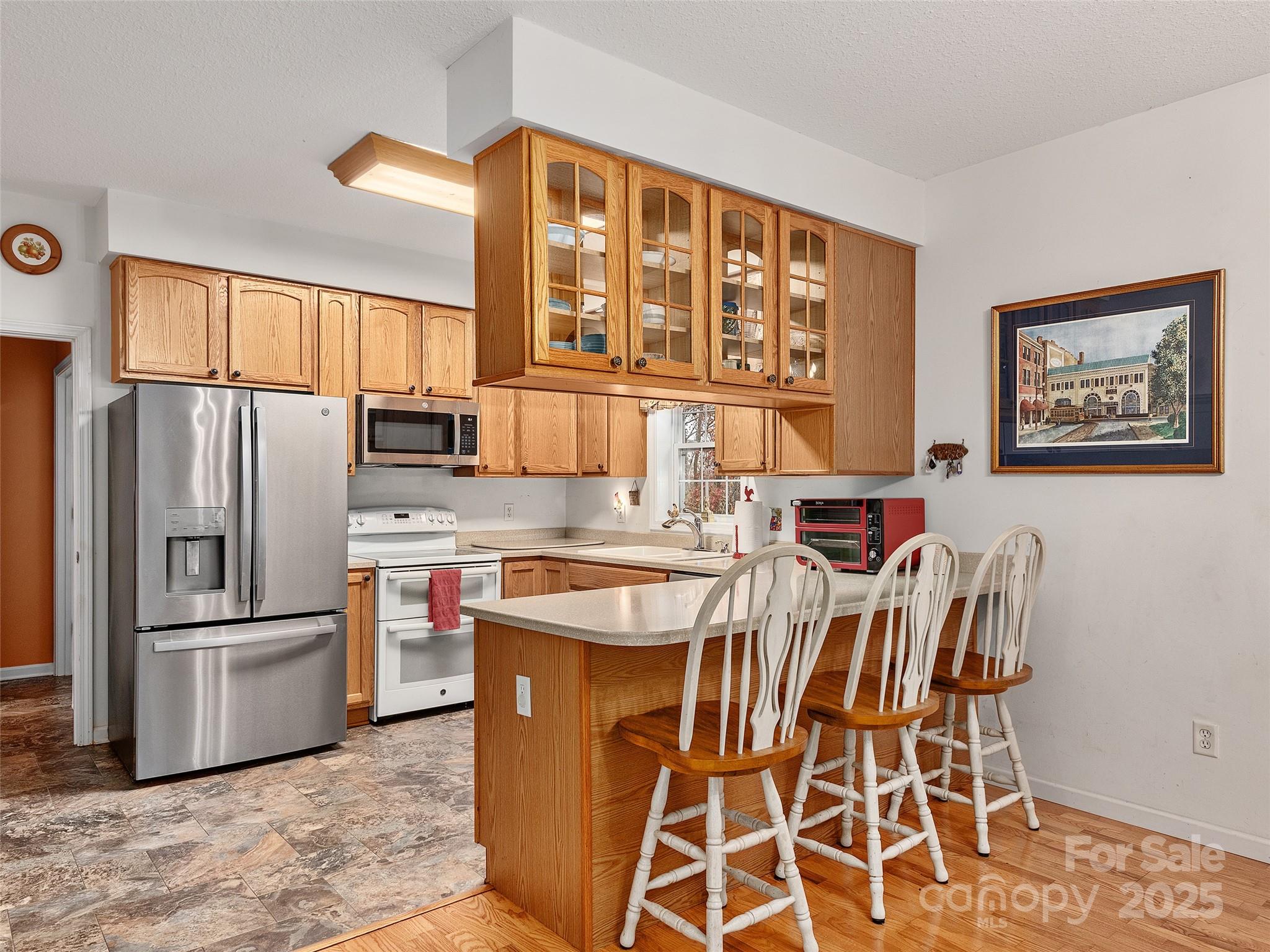 345 Ravenwood Lane