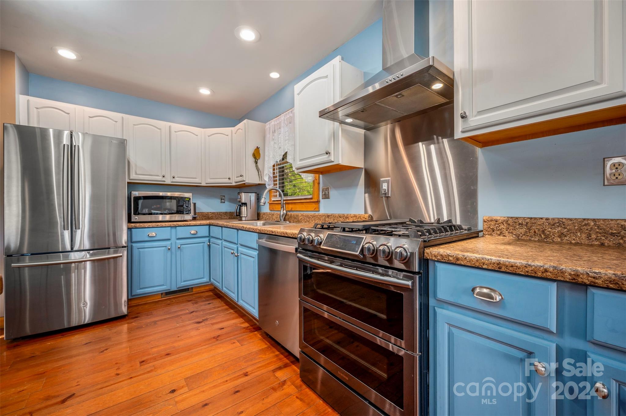 1261 Clearwater Parkway