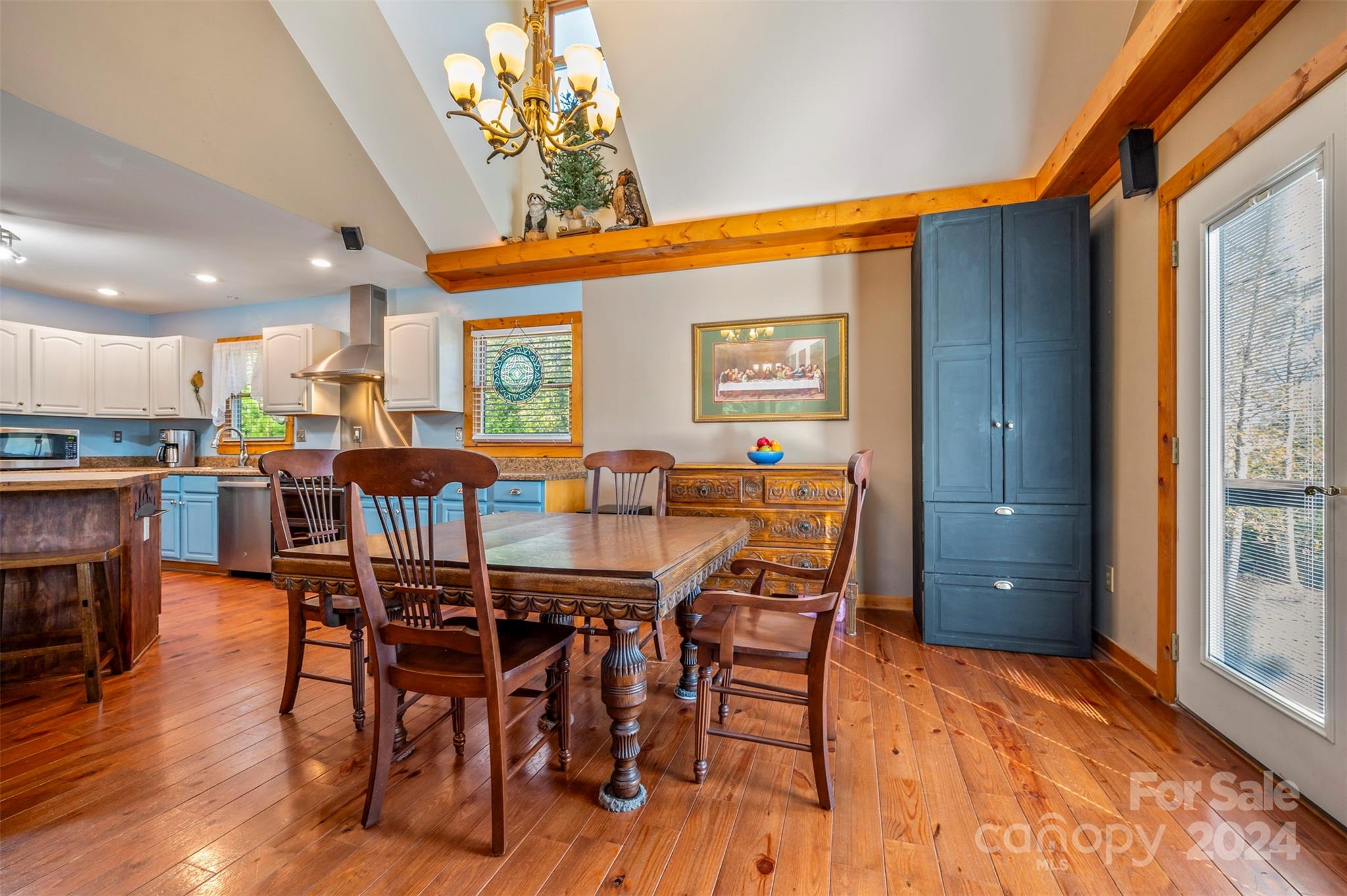 1261 Clearwater Parkway