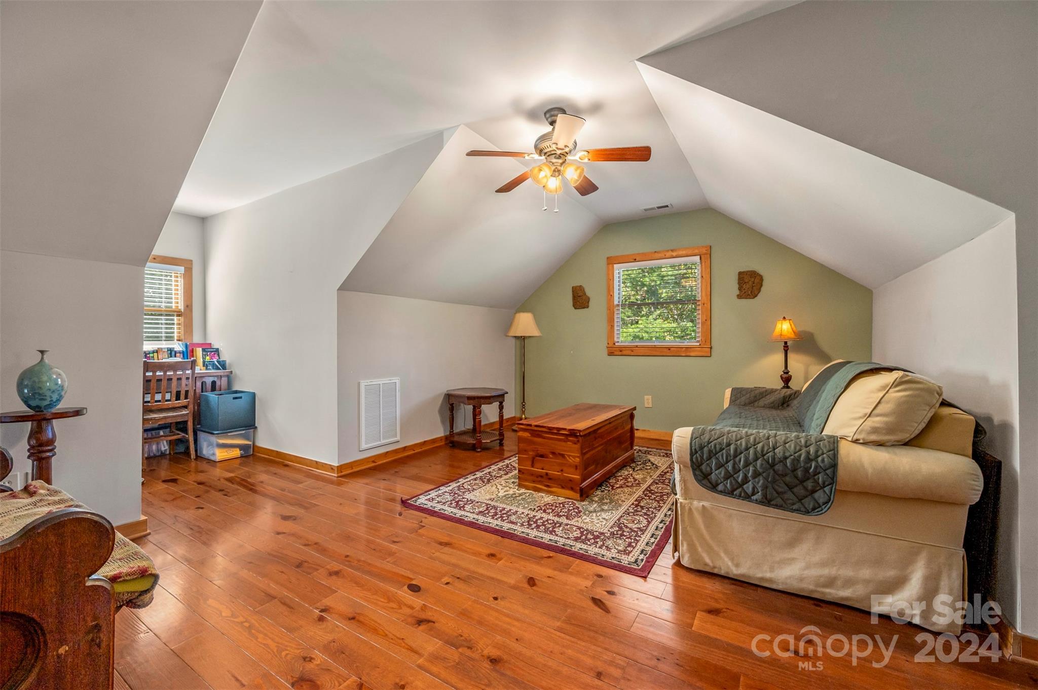 1261 Clearwater Parkway