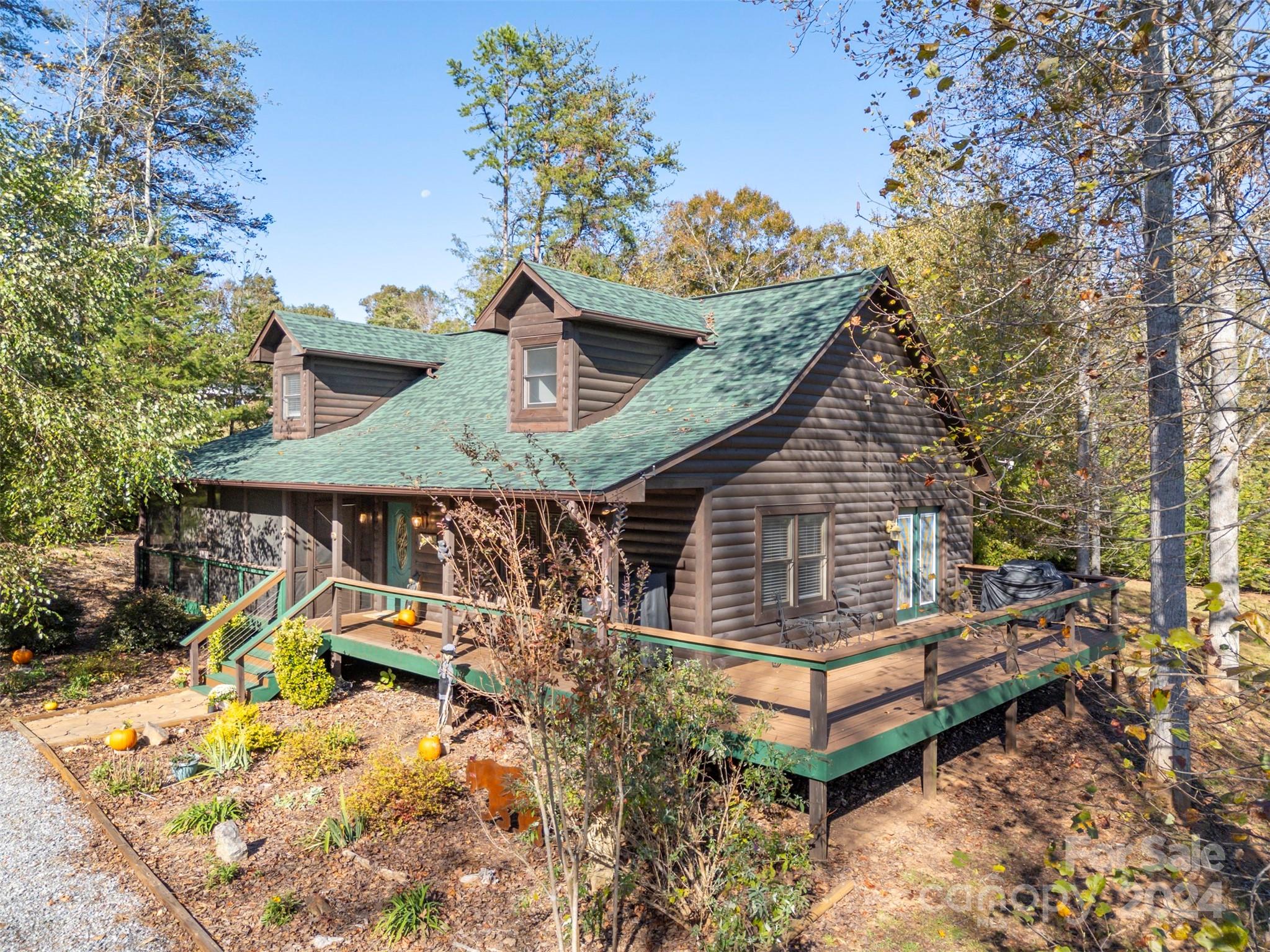 1261 Clearwater Parkway