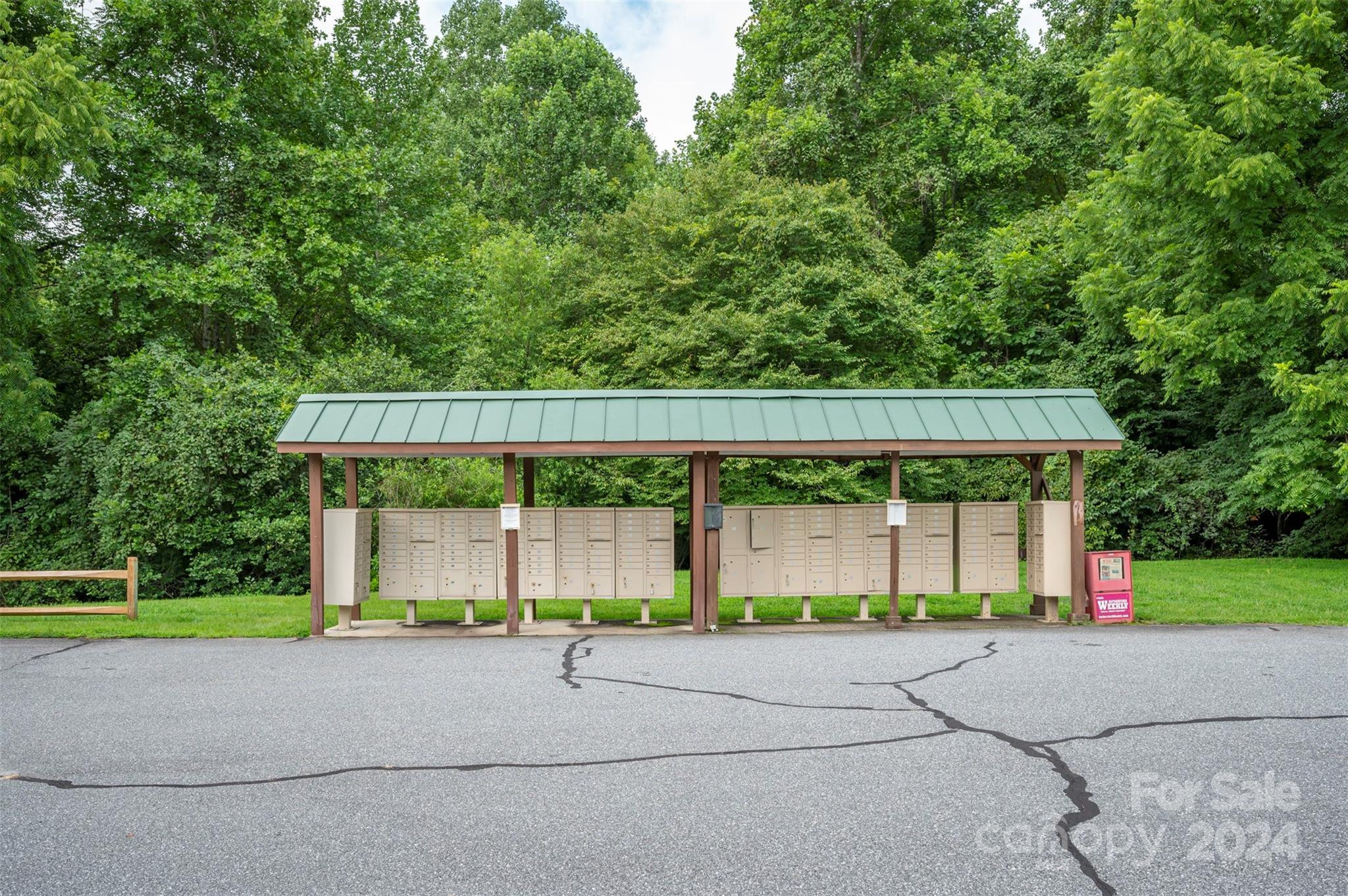 1261 Clearwater Parkway