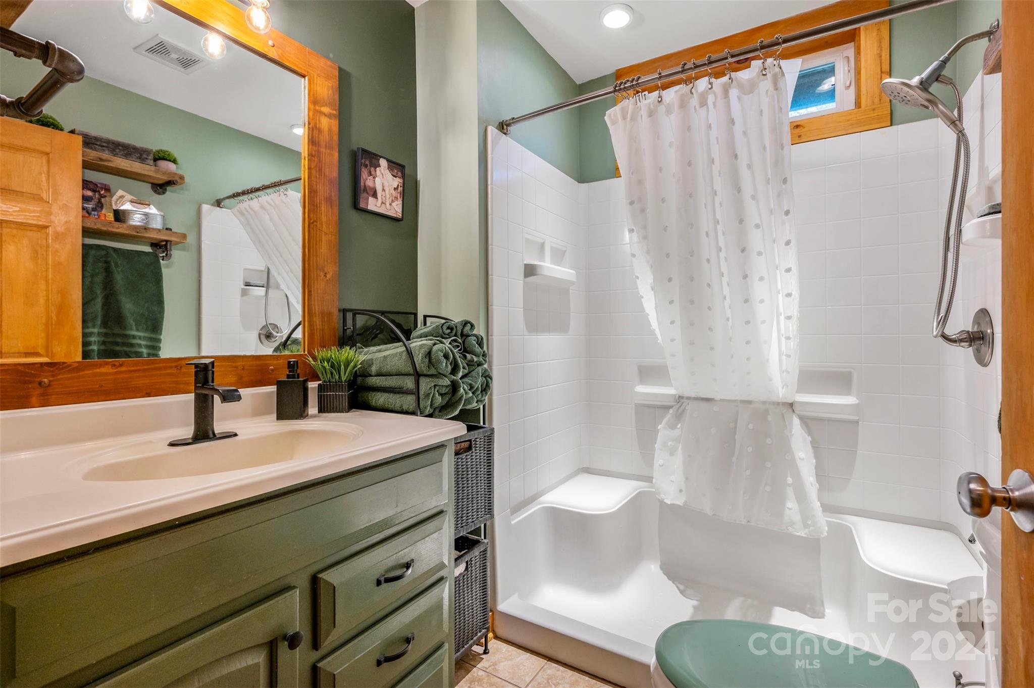 1261 Clearwater Parkway