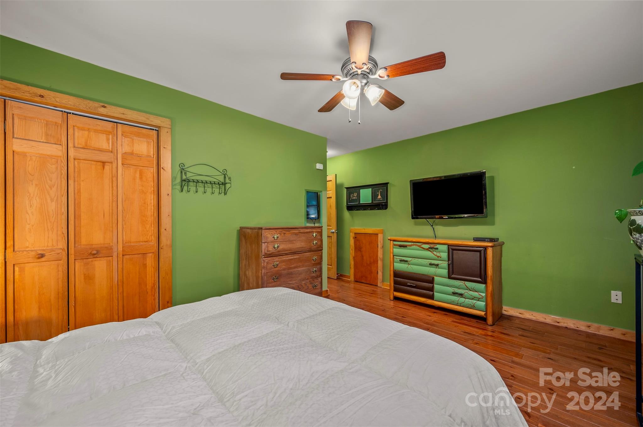 1261 Clearwater Parkway