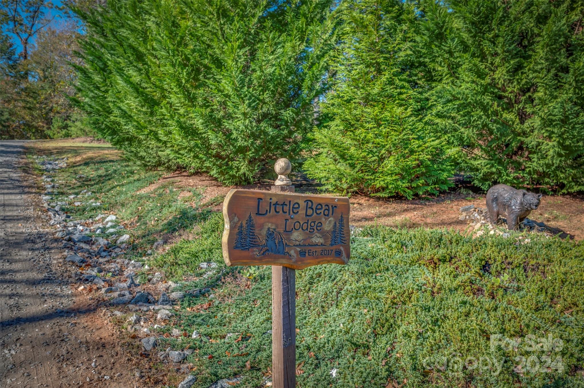1261 Clearwater Parkway