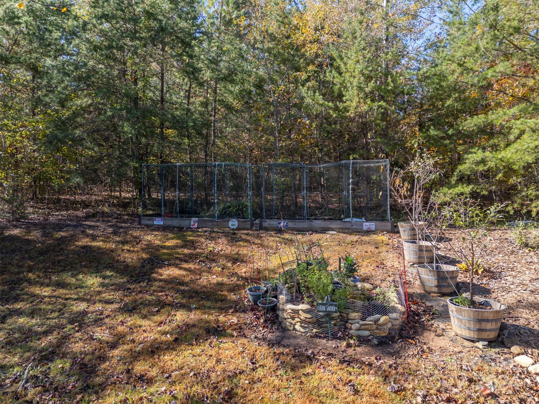 1261 Clearwater Parkway