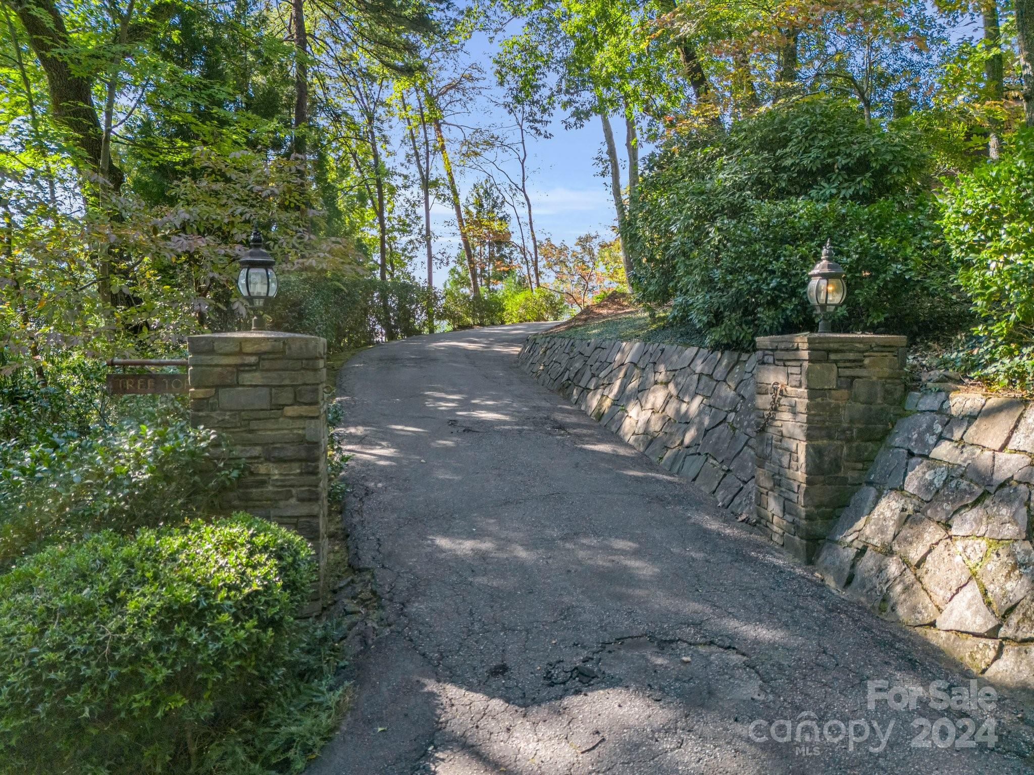 1836 Carolina Drive