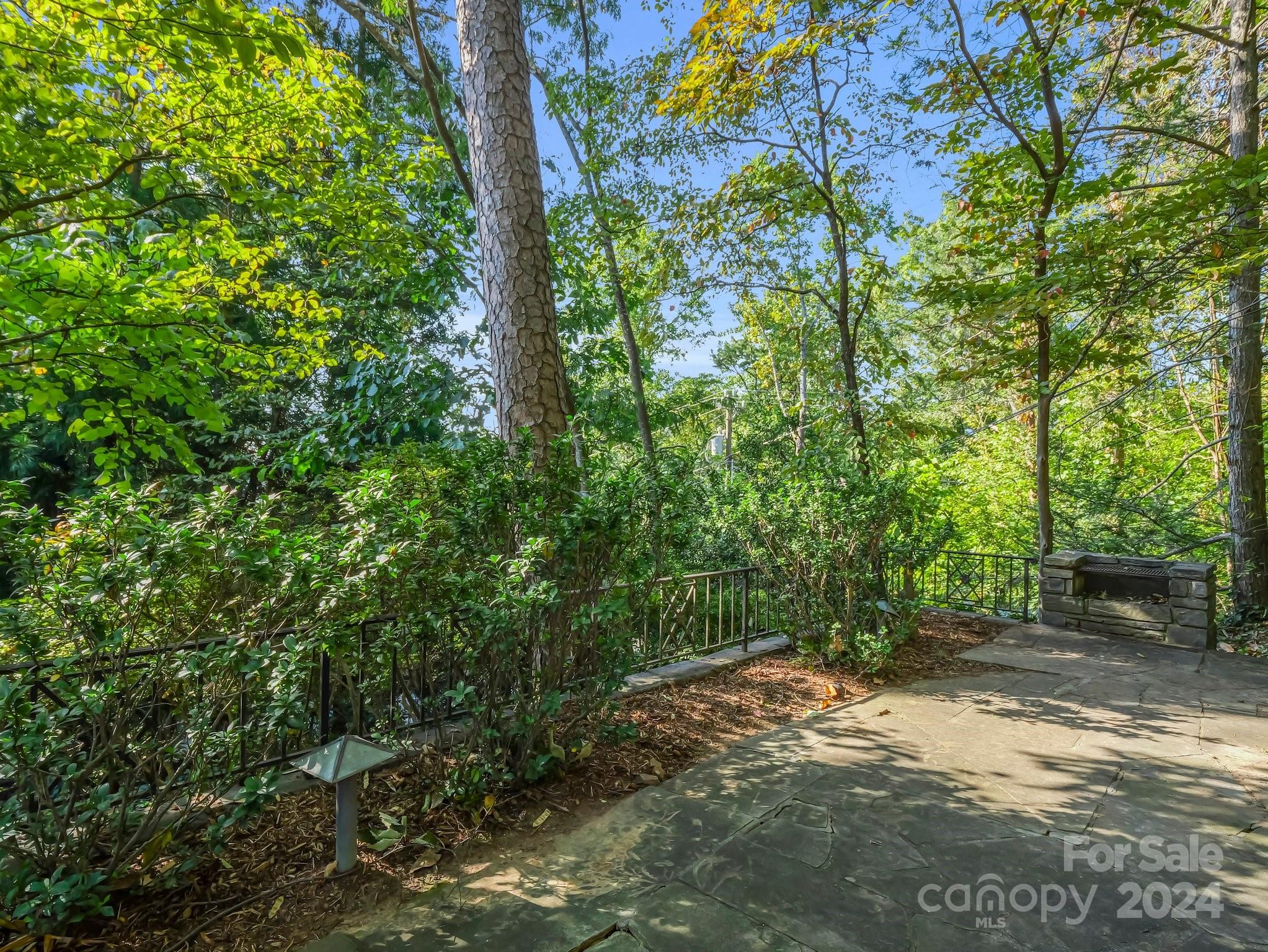 1836 Carolina Drive