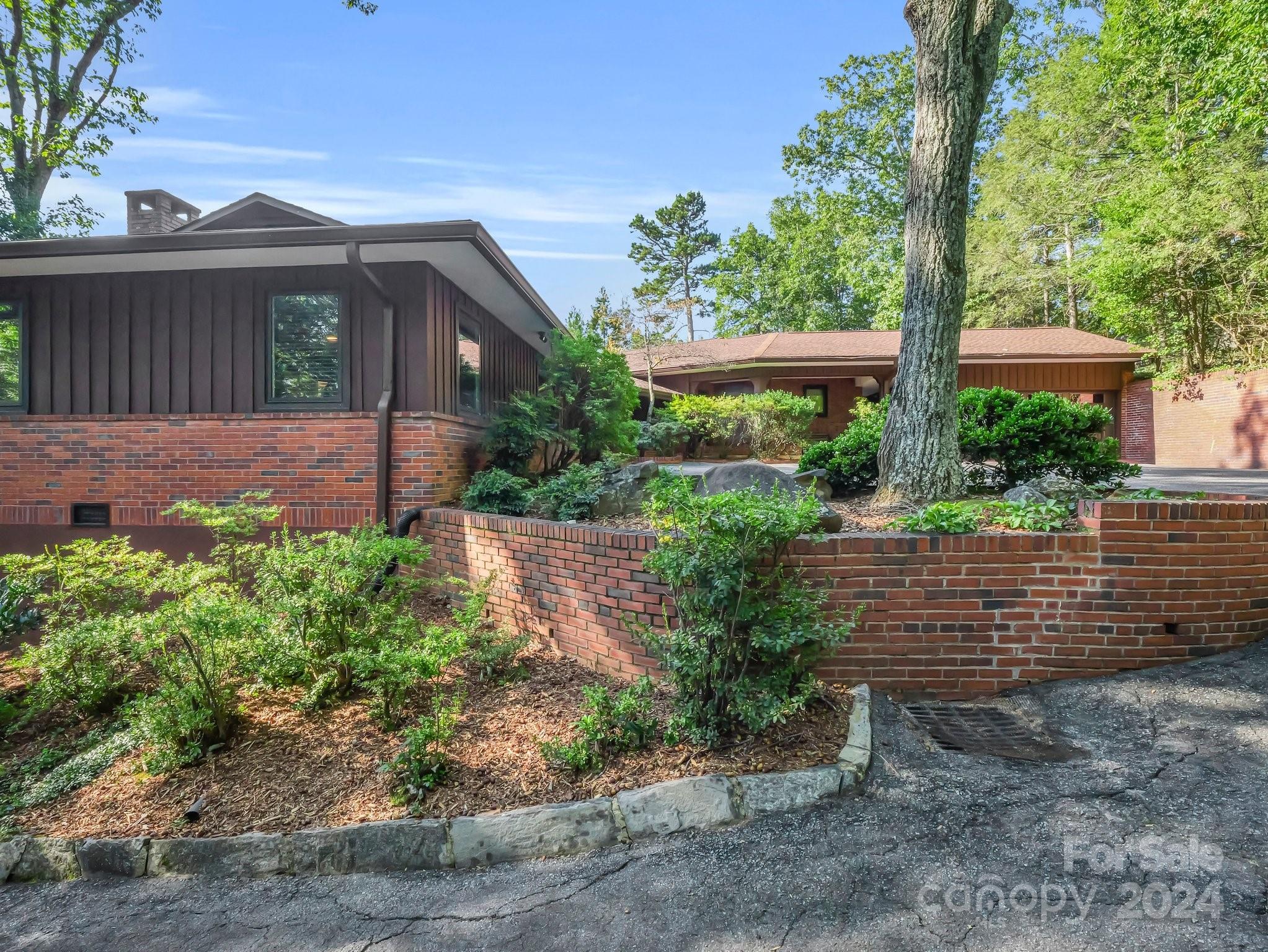 1836 Carolina Drive