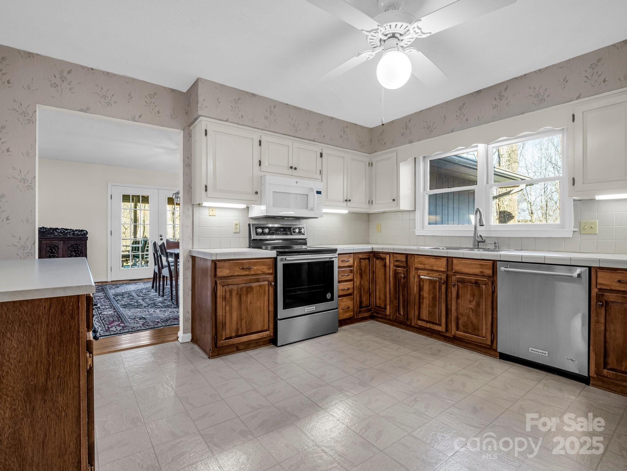 85 Chocolate Drop Mountain Road