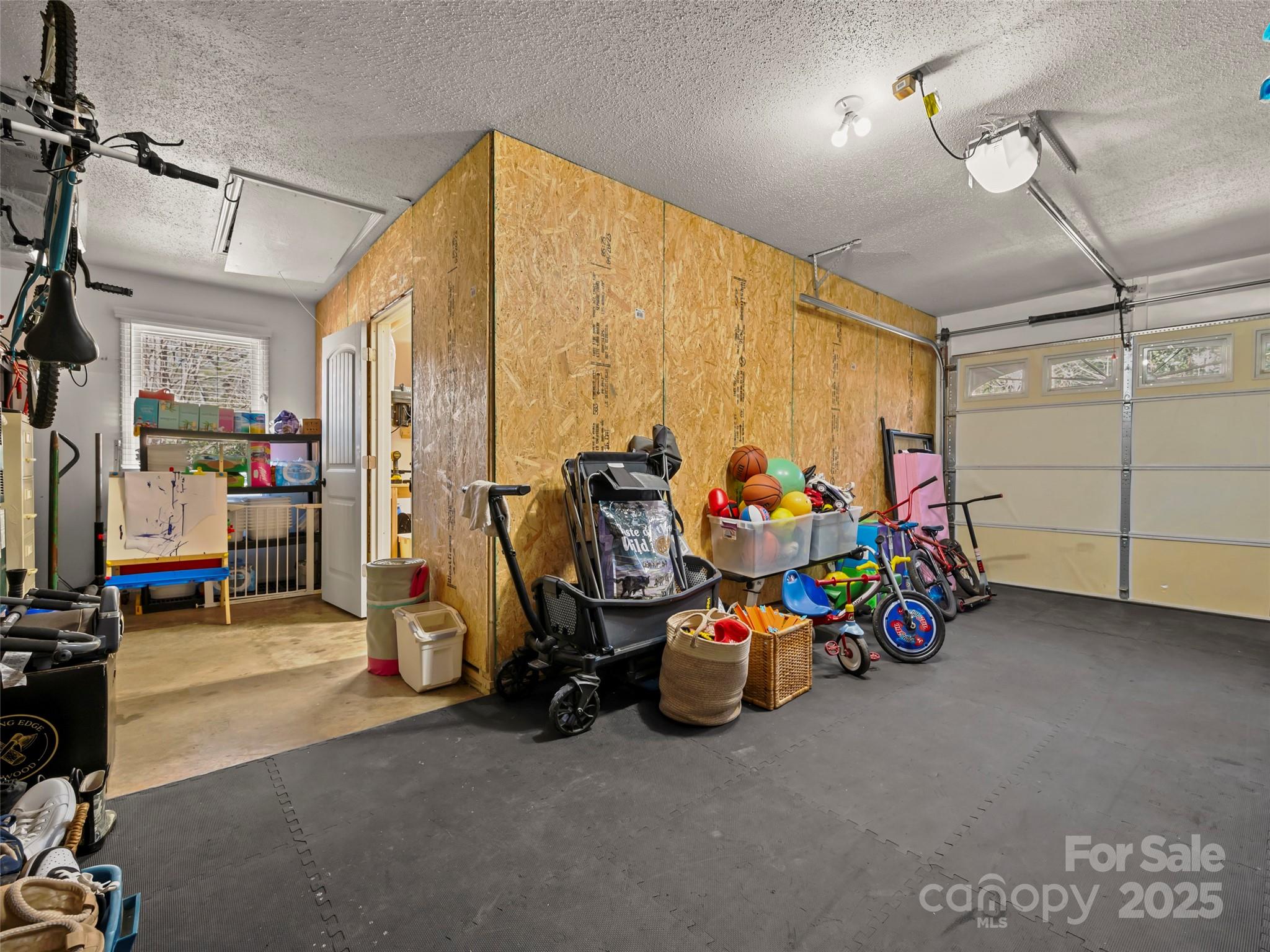 4 Bridle Path Court