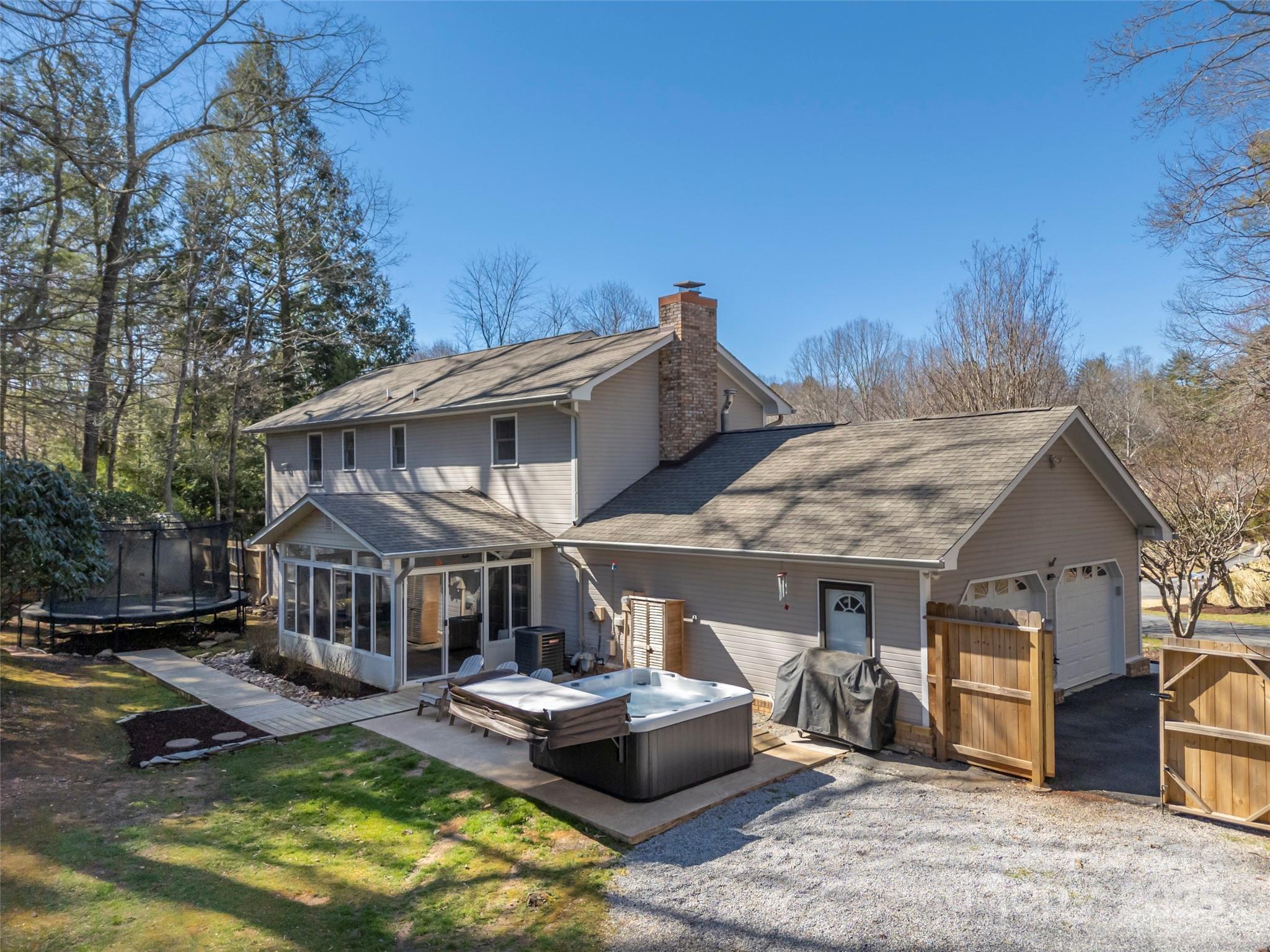 4 Bridle Path Court