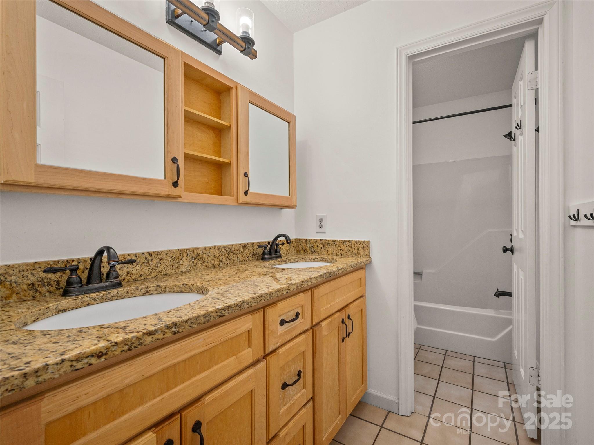 4 Bridle Path Court