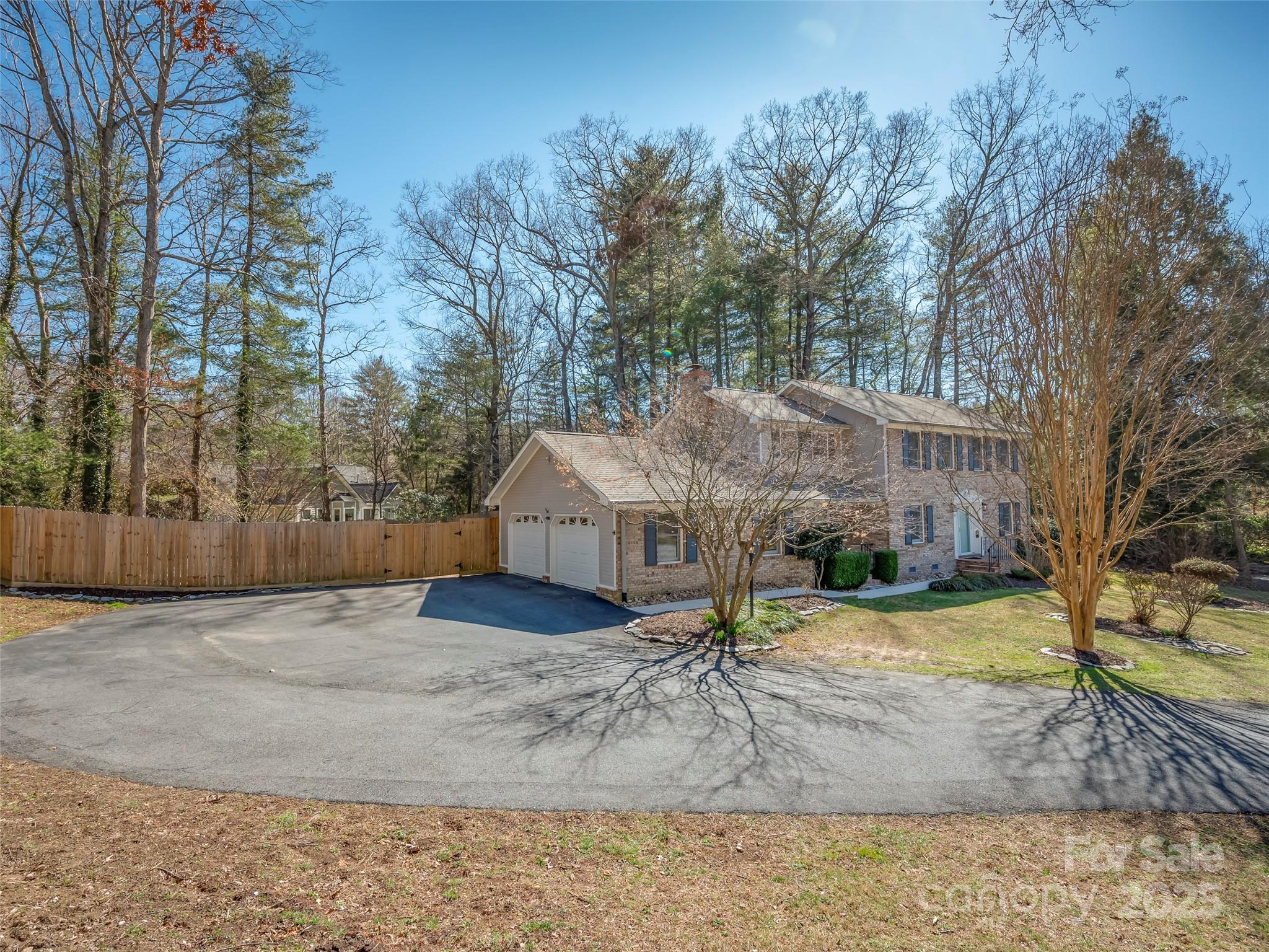 4 Bridle Path Court