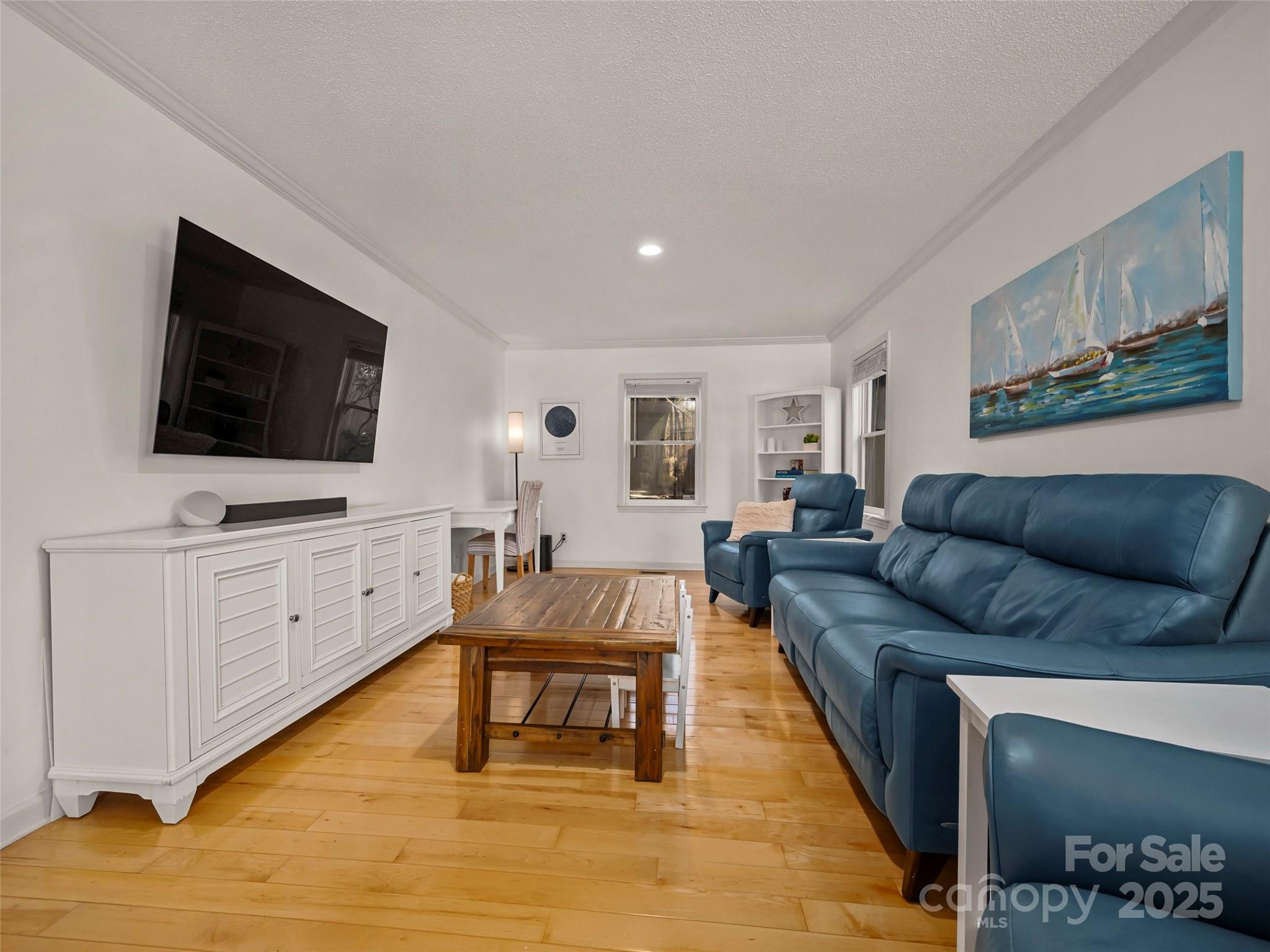 4 Bridle Path Court