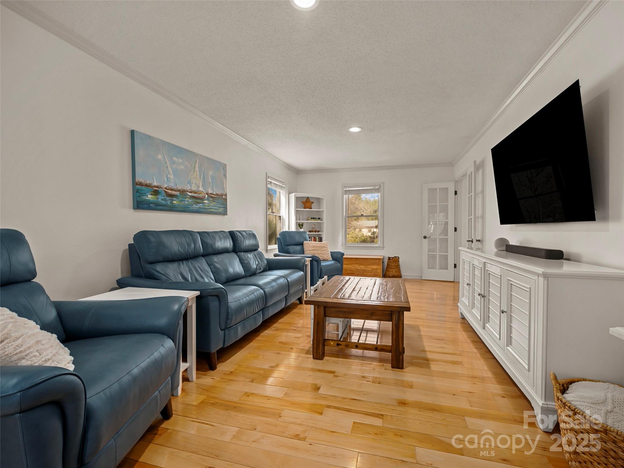4 Bridle Path Court
