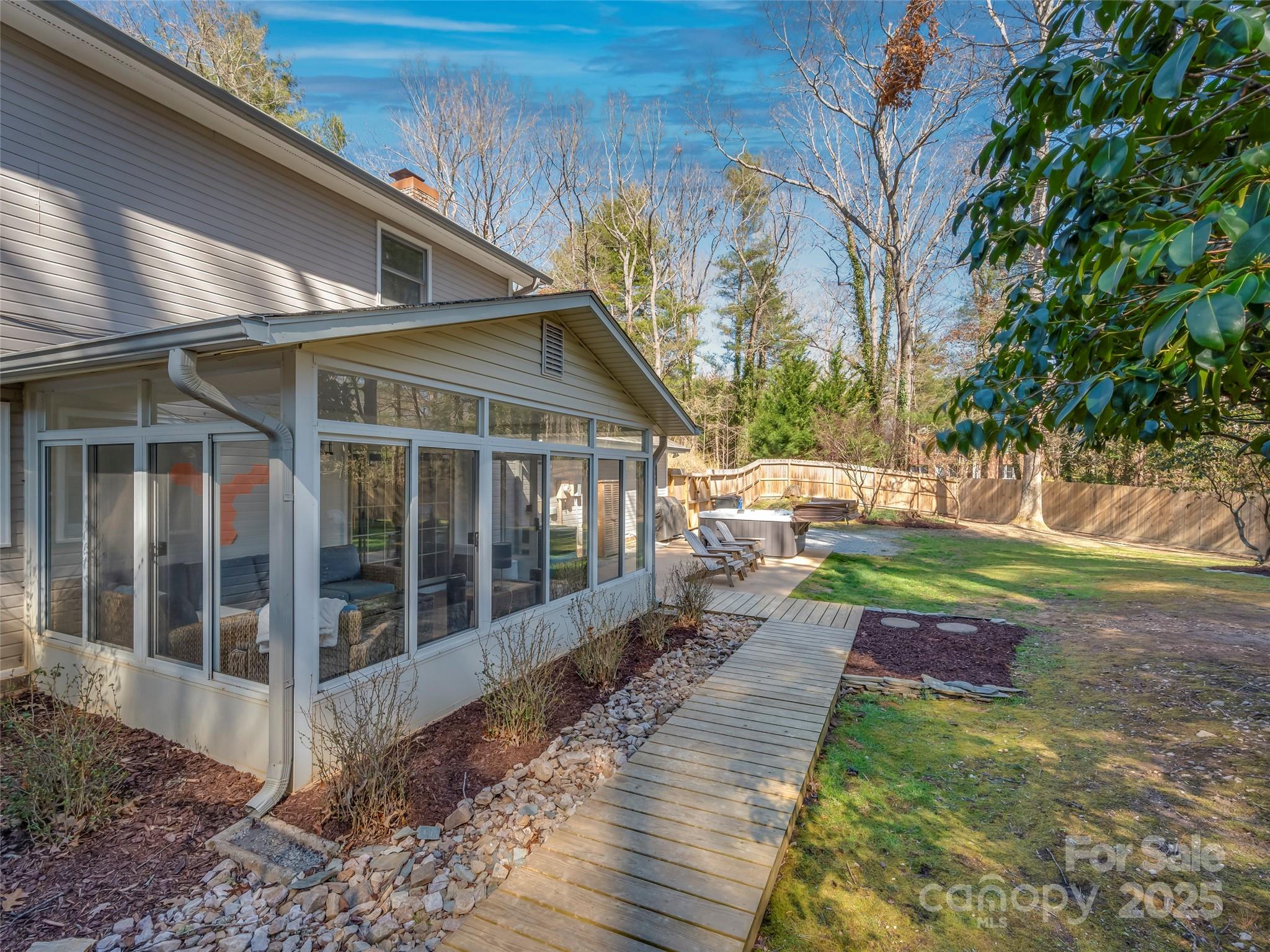 4 Bridle Path Court