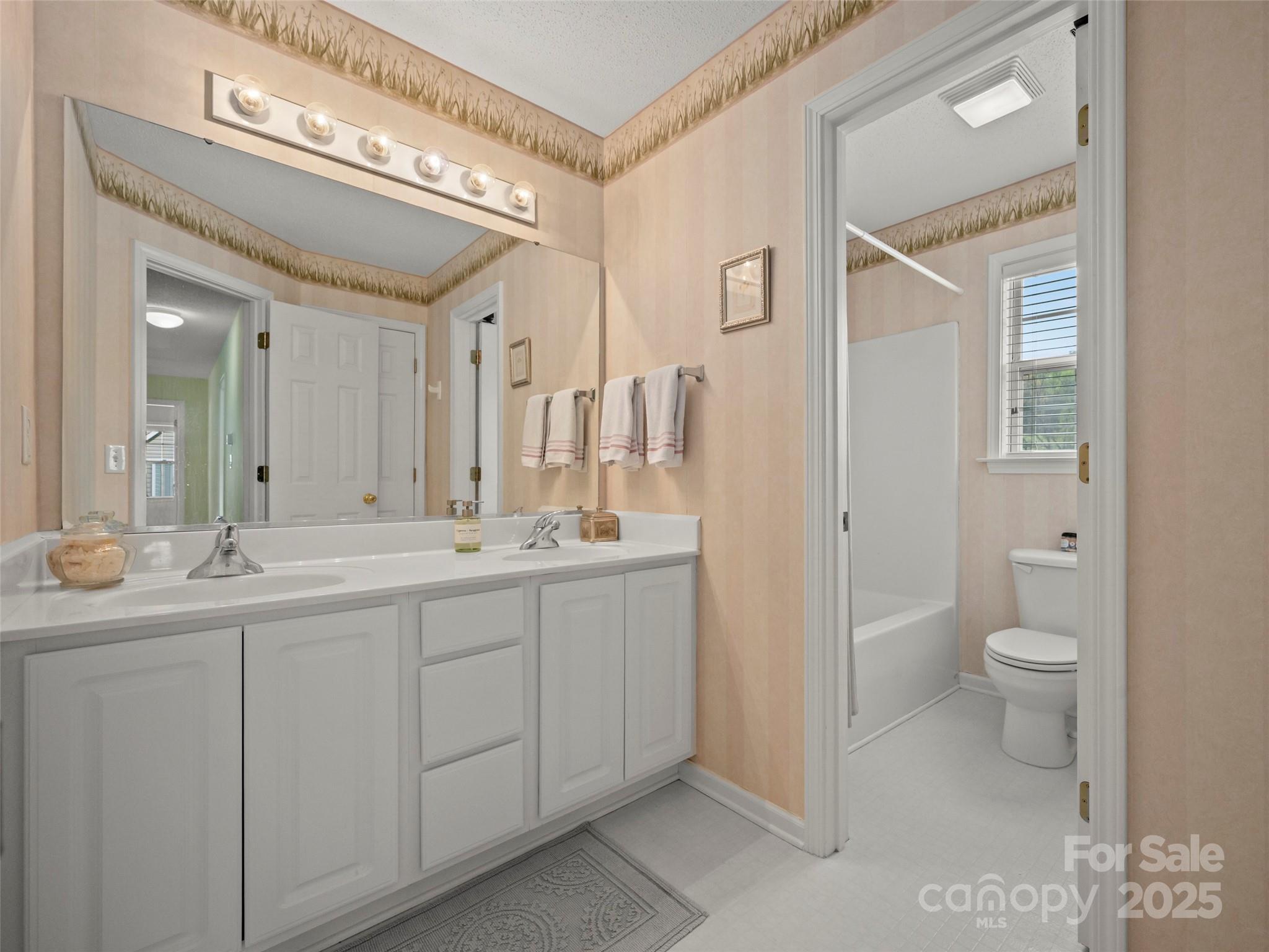 444 English Oak Road