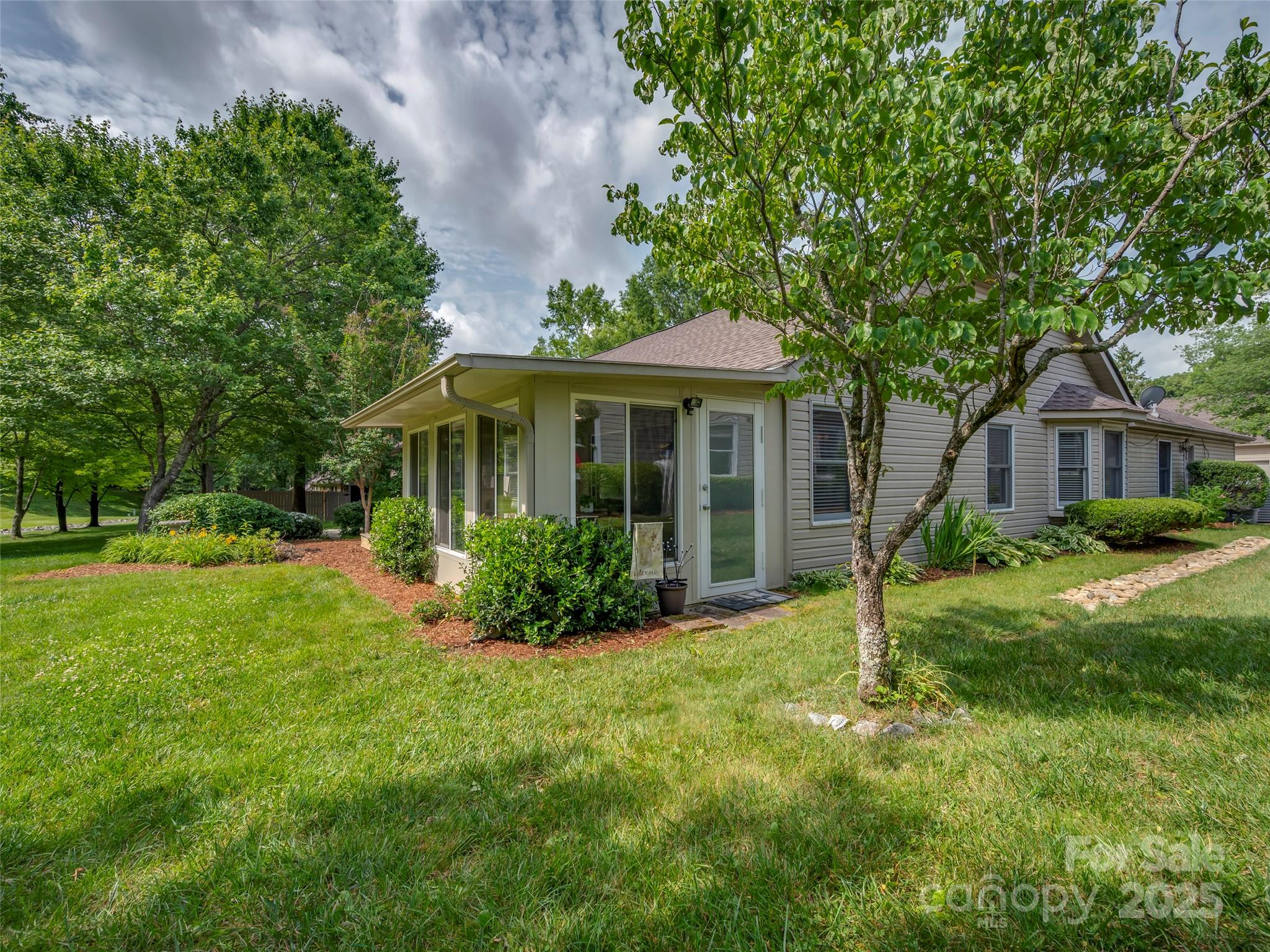 12 Tisha Lane