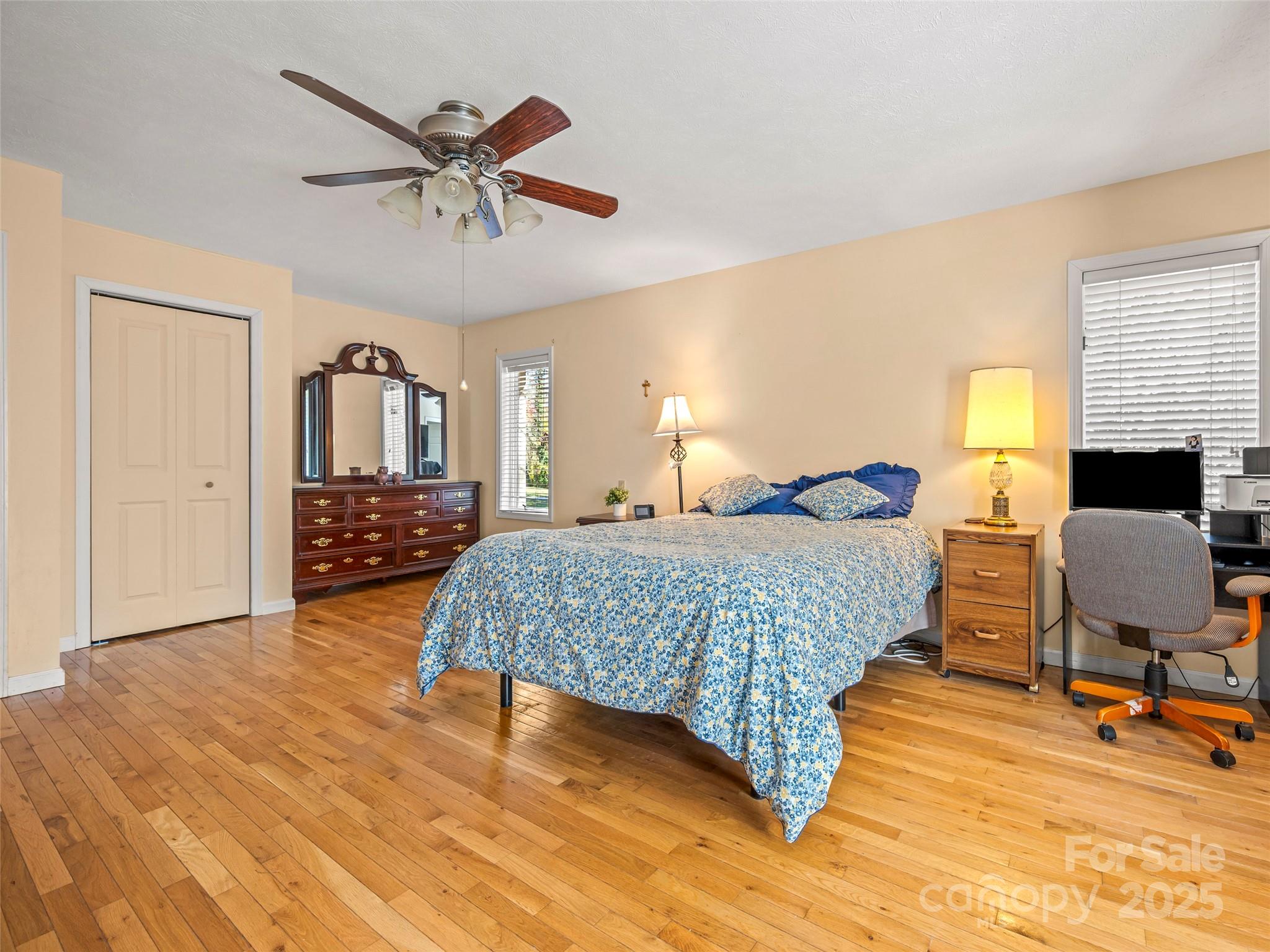 510 E Crooked Creek Lane