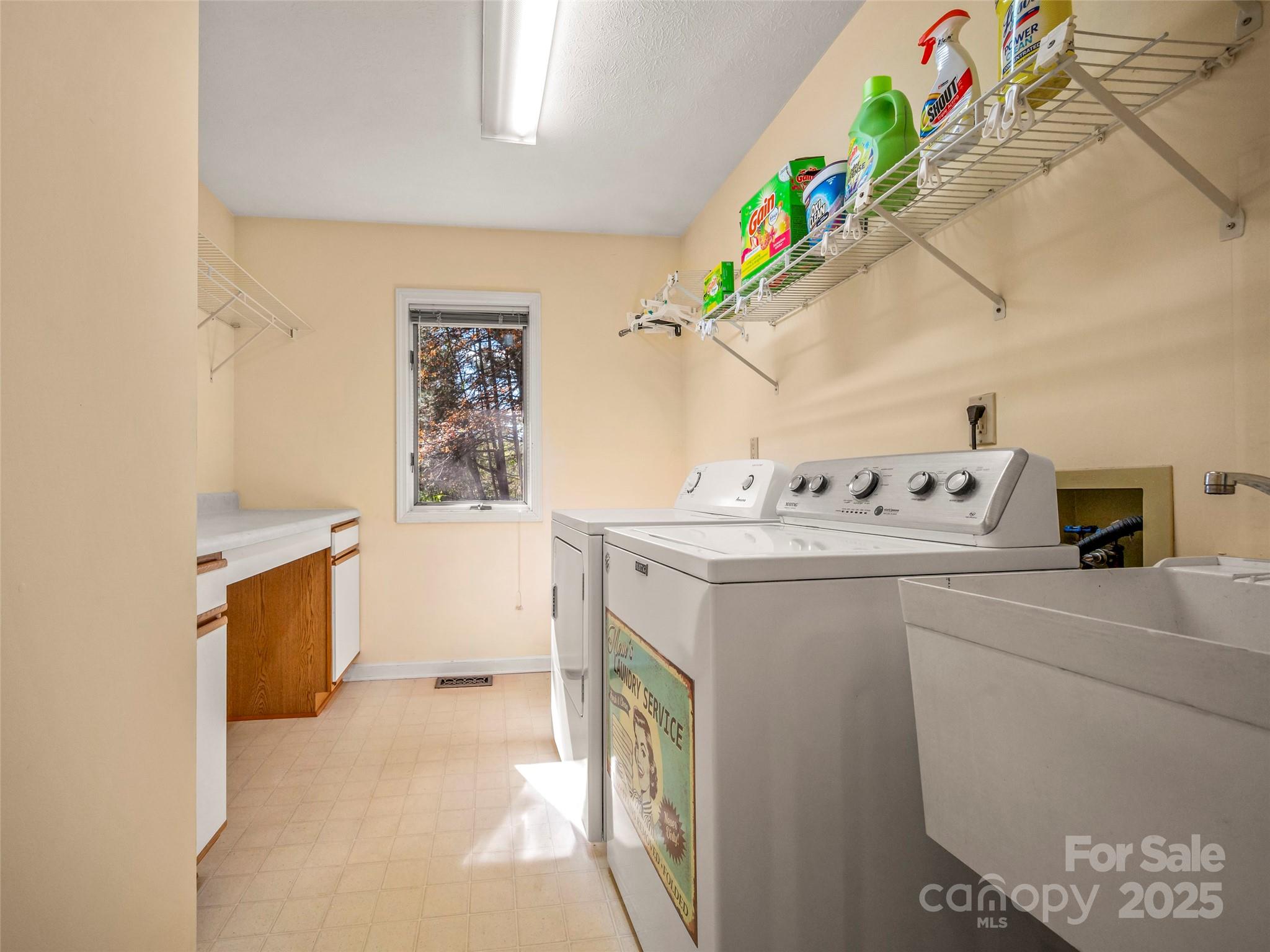 510 E Crooked Creek Lane