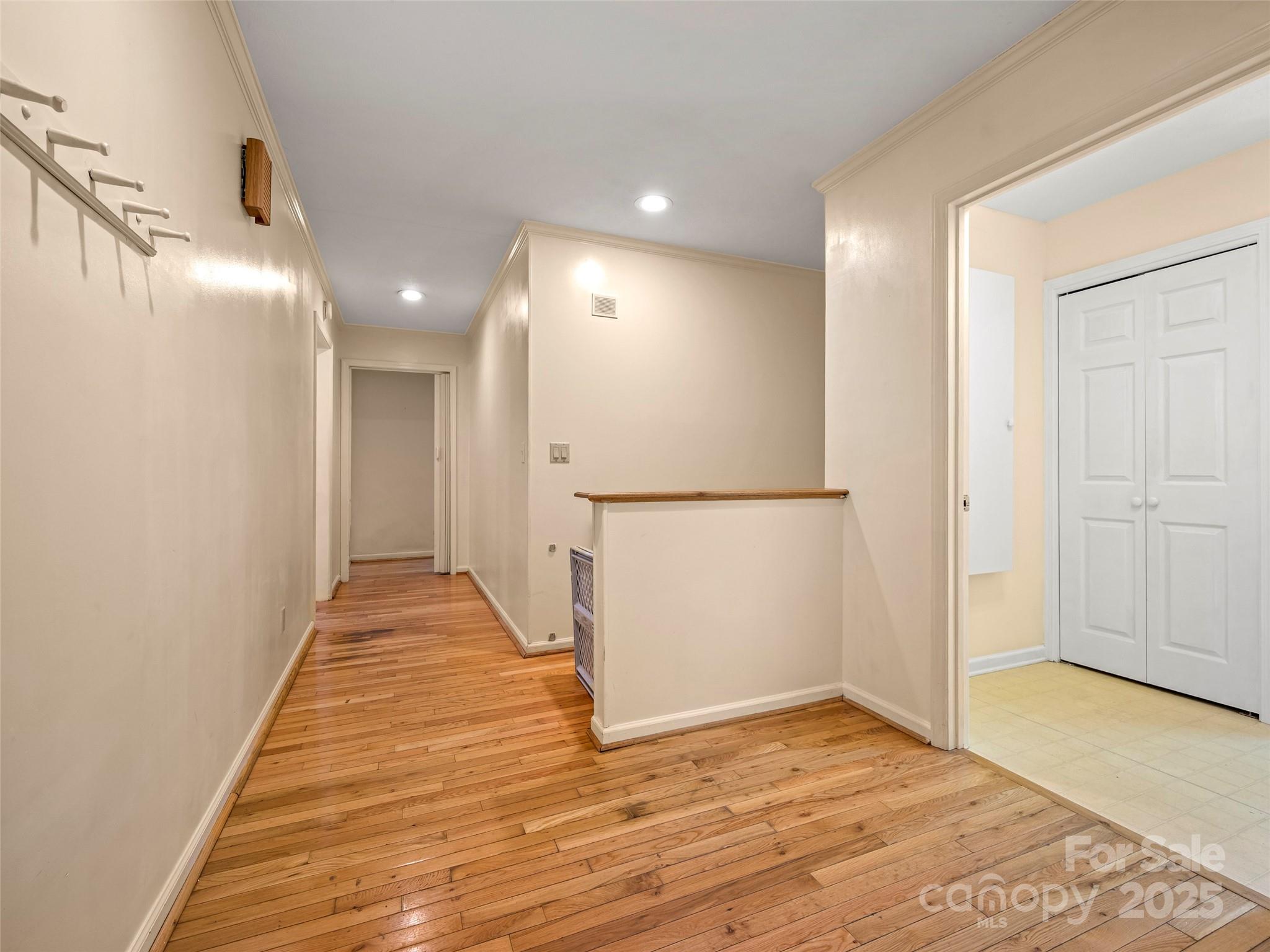 510 E Crooked Creek Lane