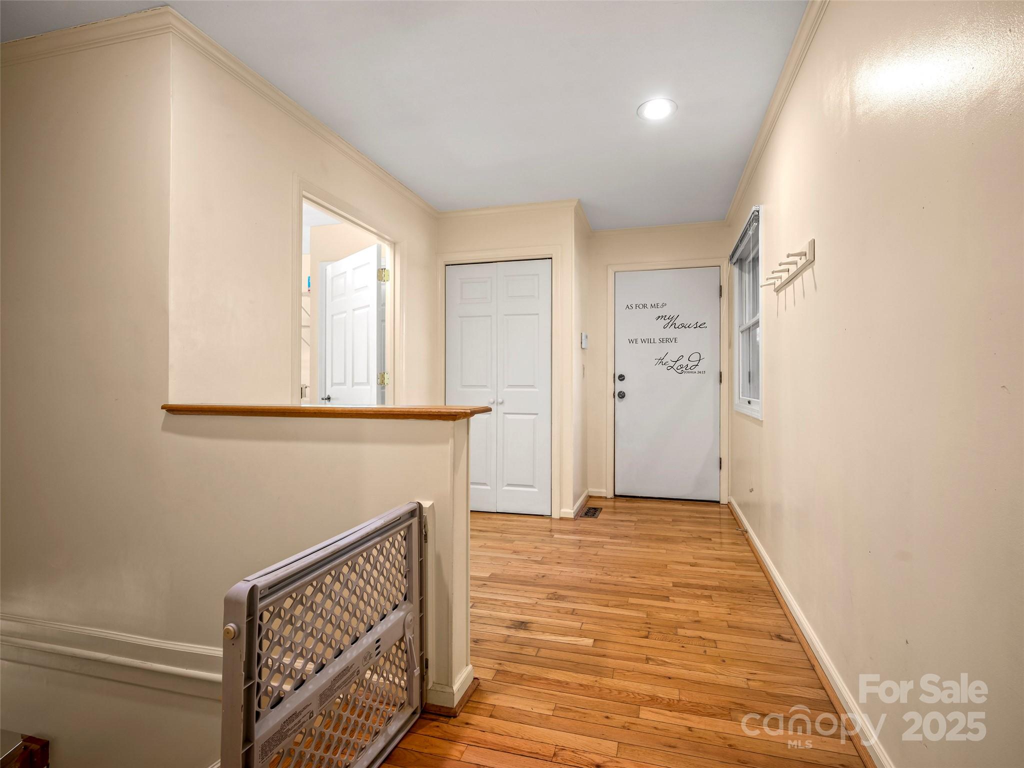 510 E Crooked Creek Lane