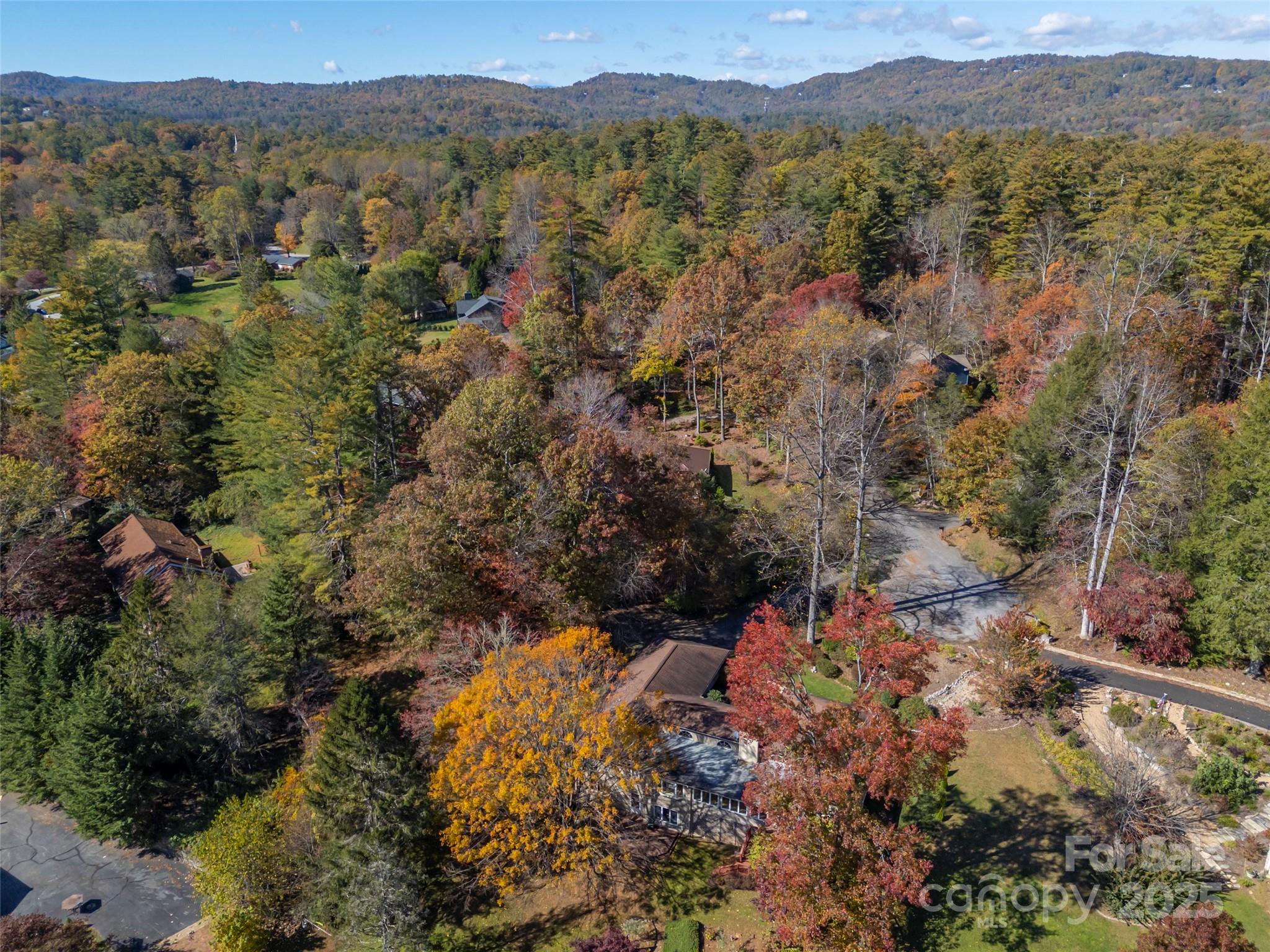 510 E Crooked Creek Lane