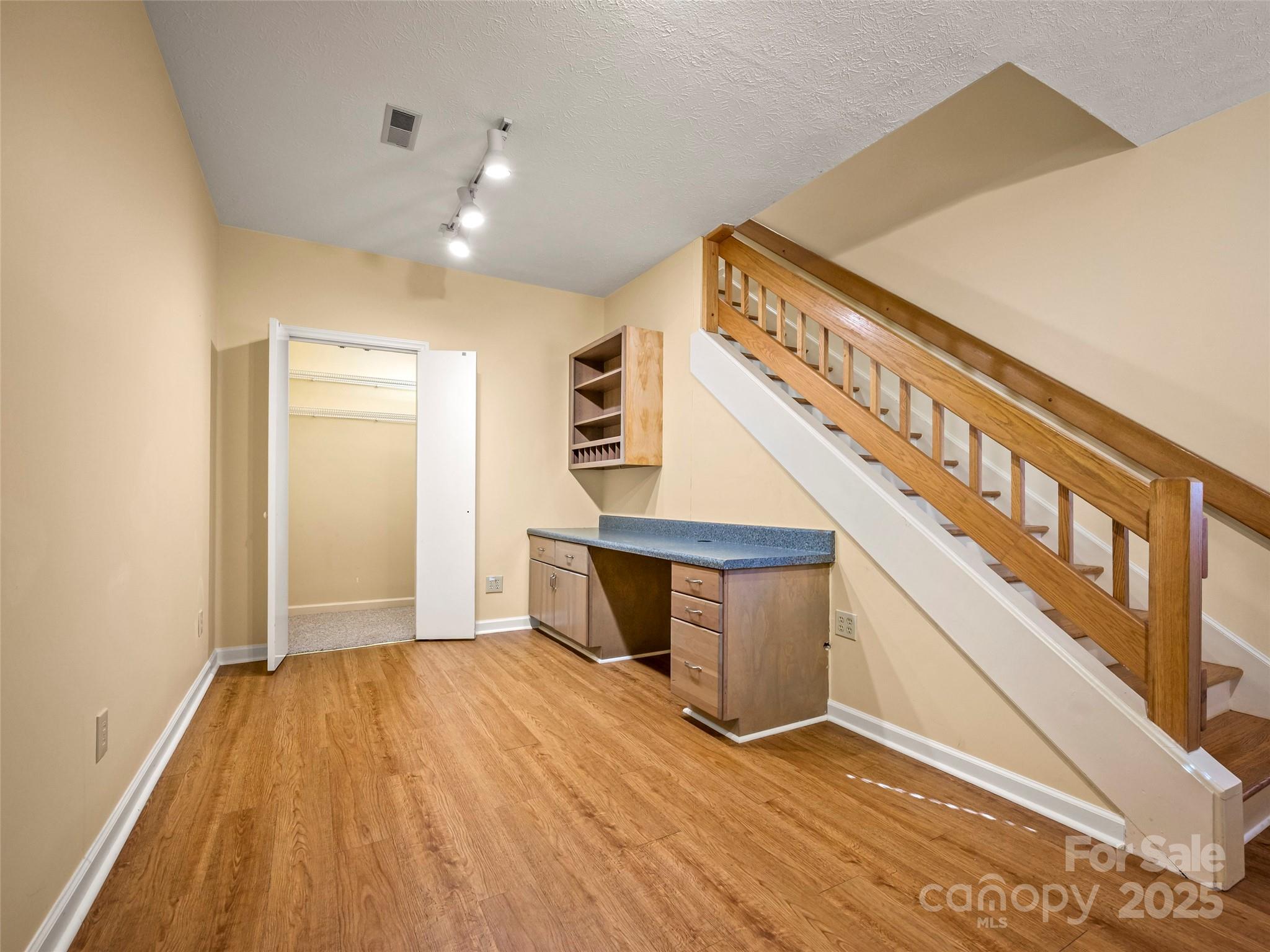 510 E Crooked Creek Lane