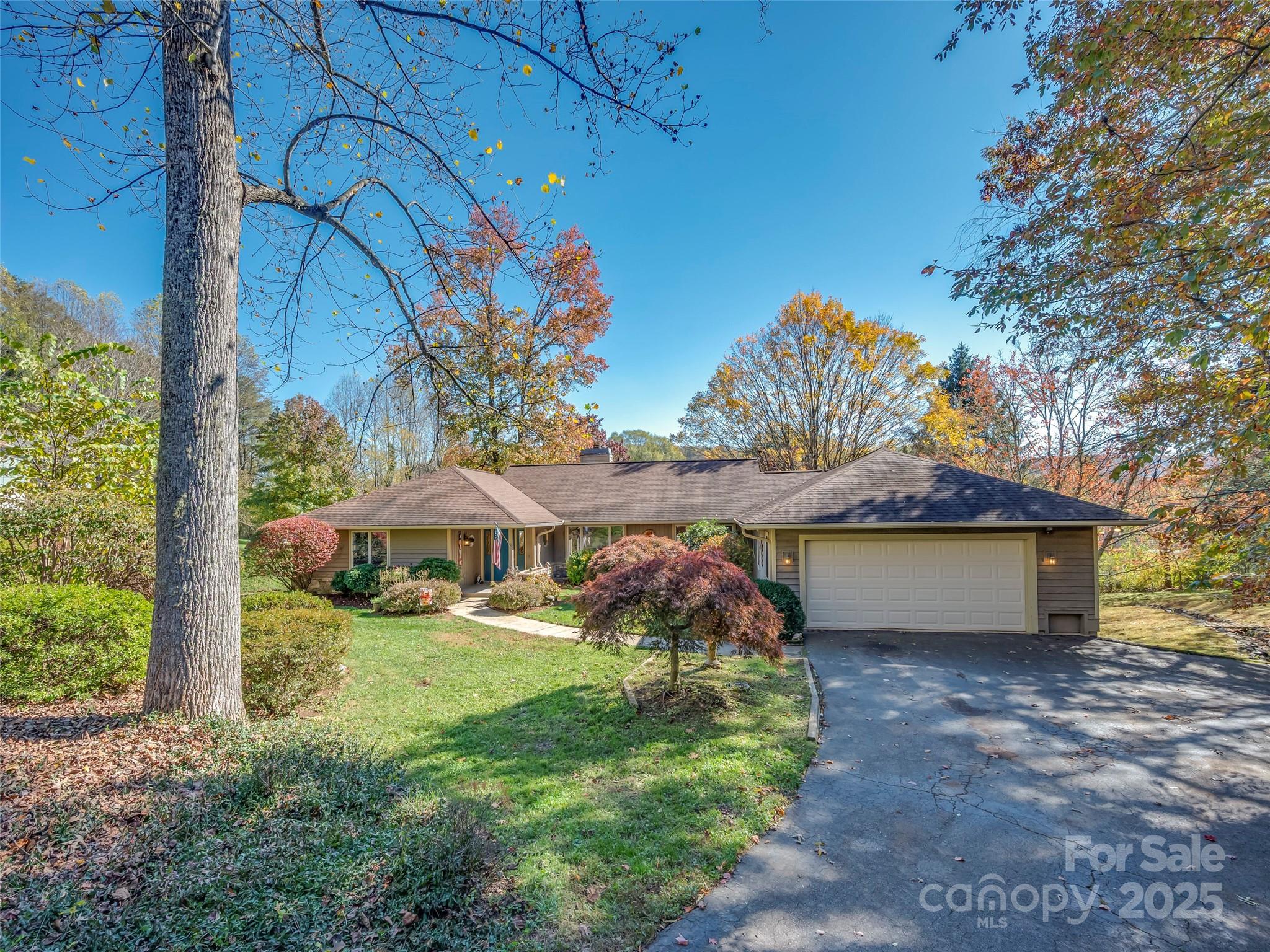 510 E Crooked Creek Lane