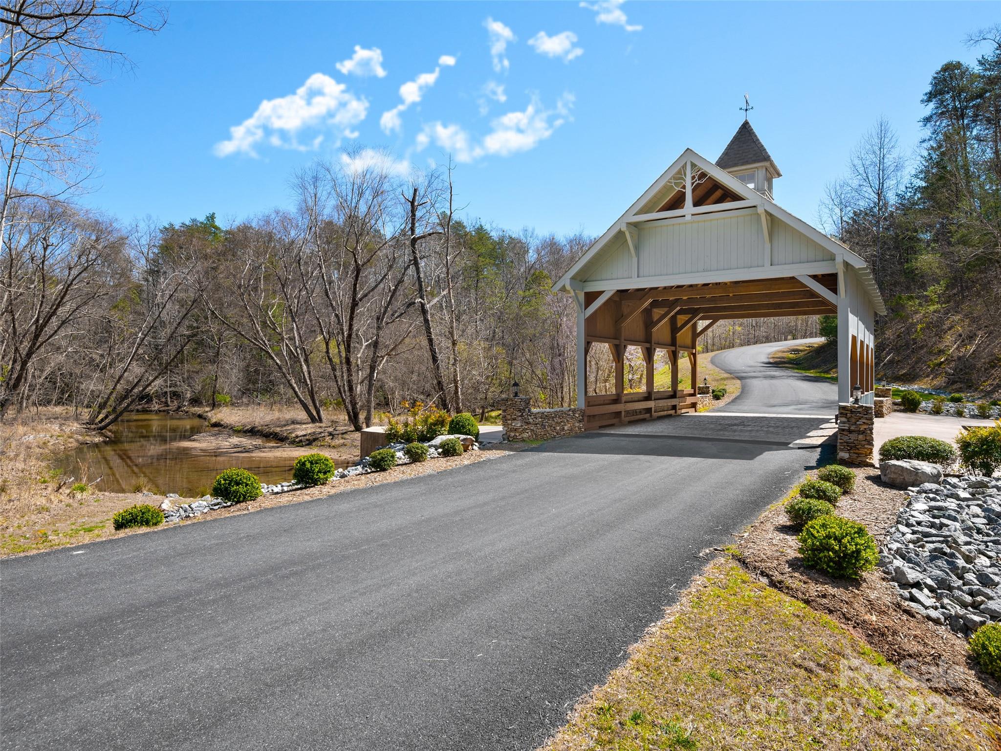 000 South Cove Road Unit: 17