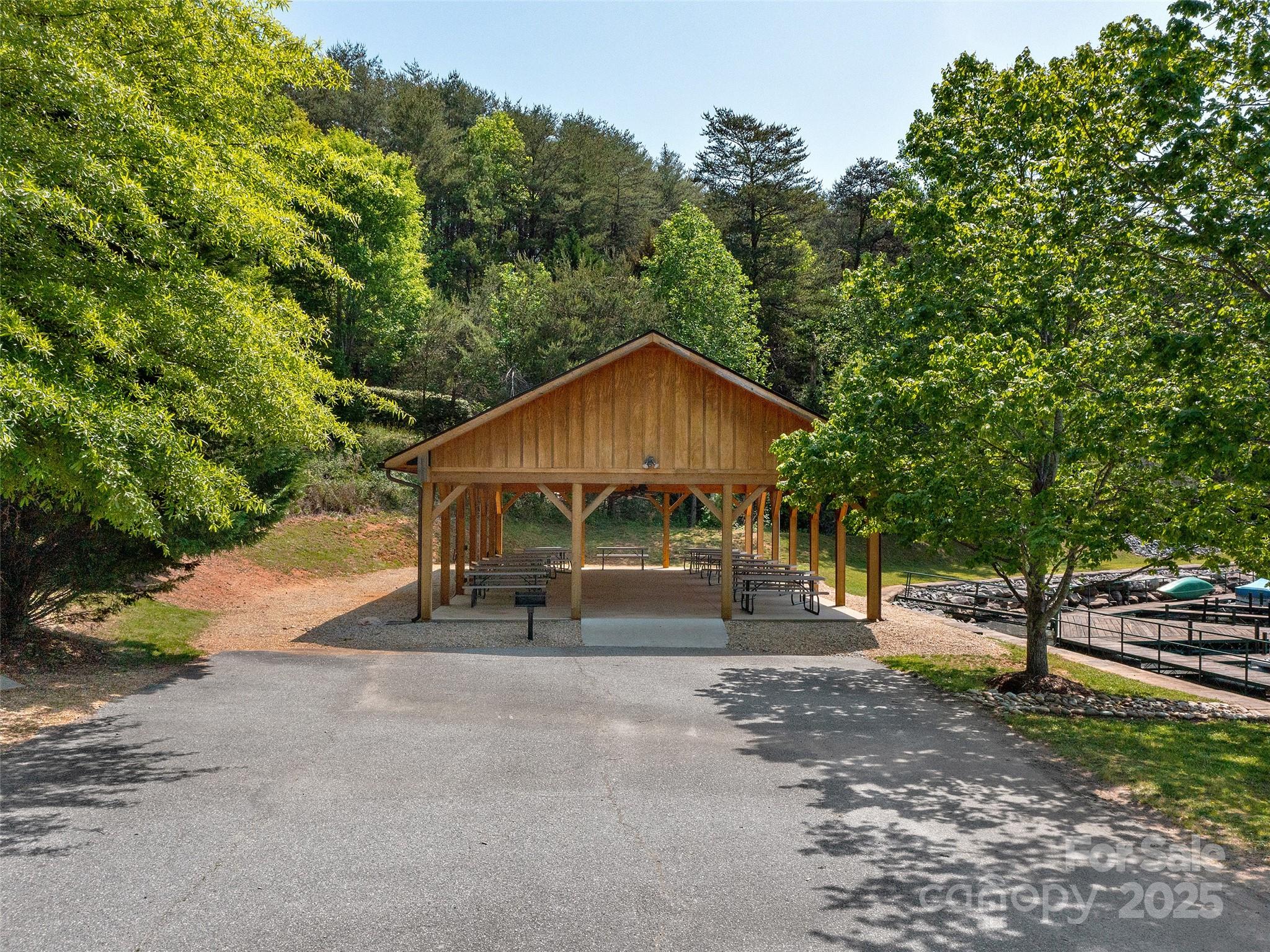 000 South Cove Road Unit: 17