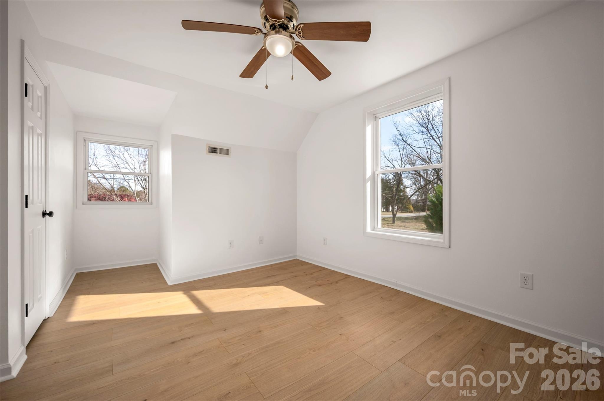 1206 Oakland Road