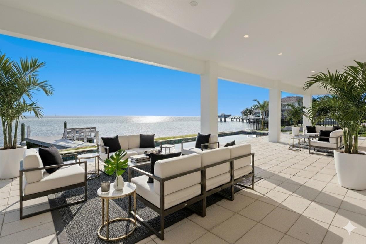 2087 MICHIGAN AVE NE