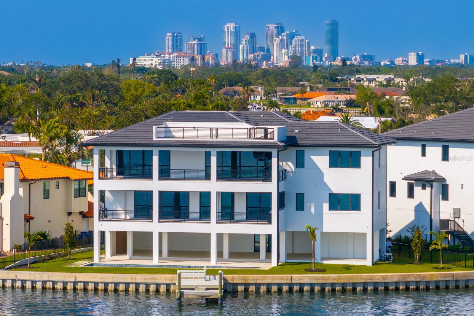 2087 MICHIGAN AVE NE