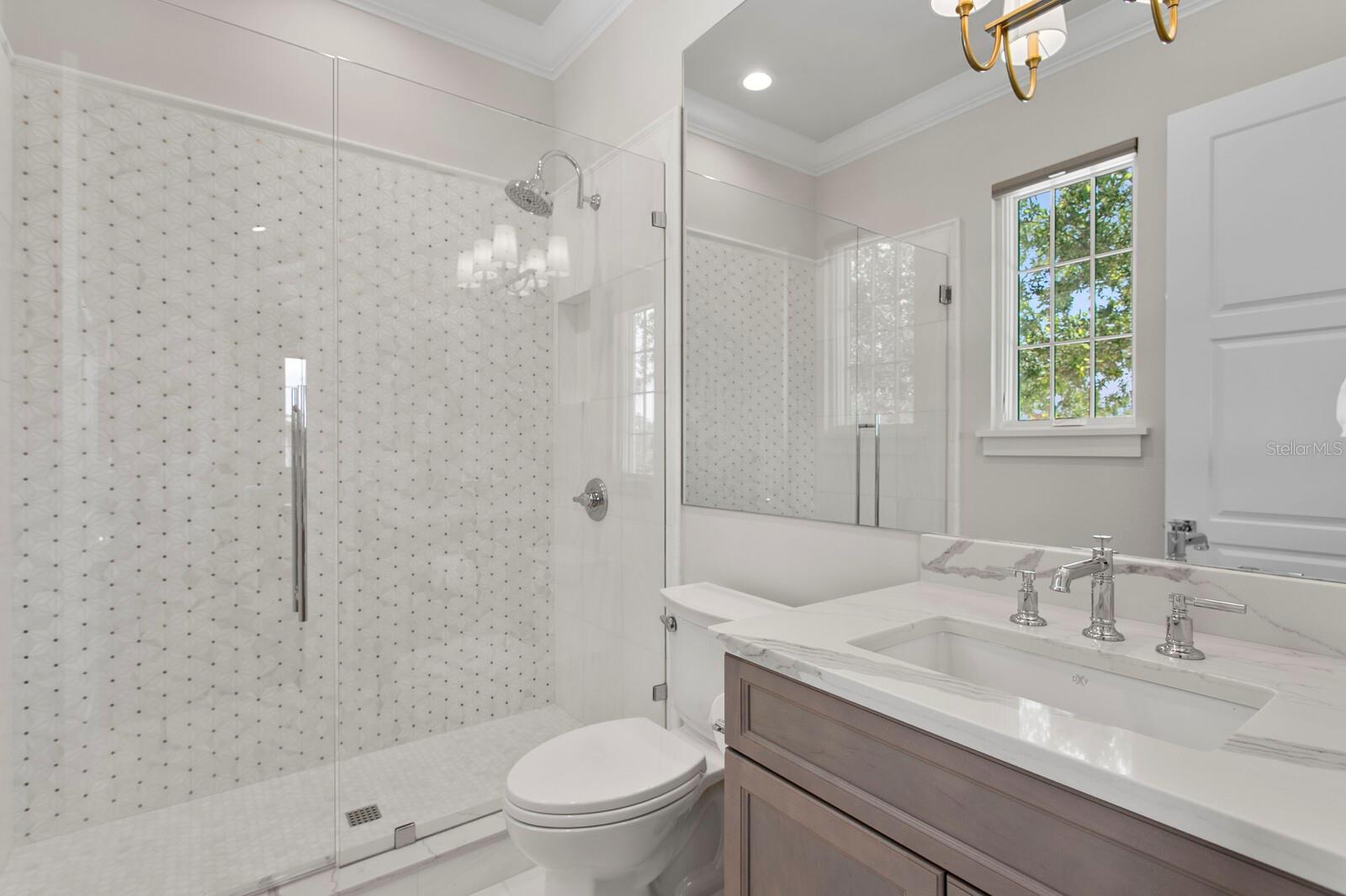 5110 W LONGFELLOW AVE