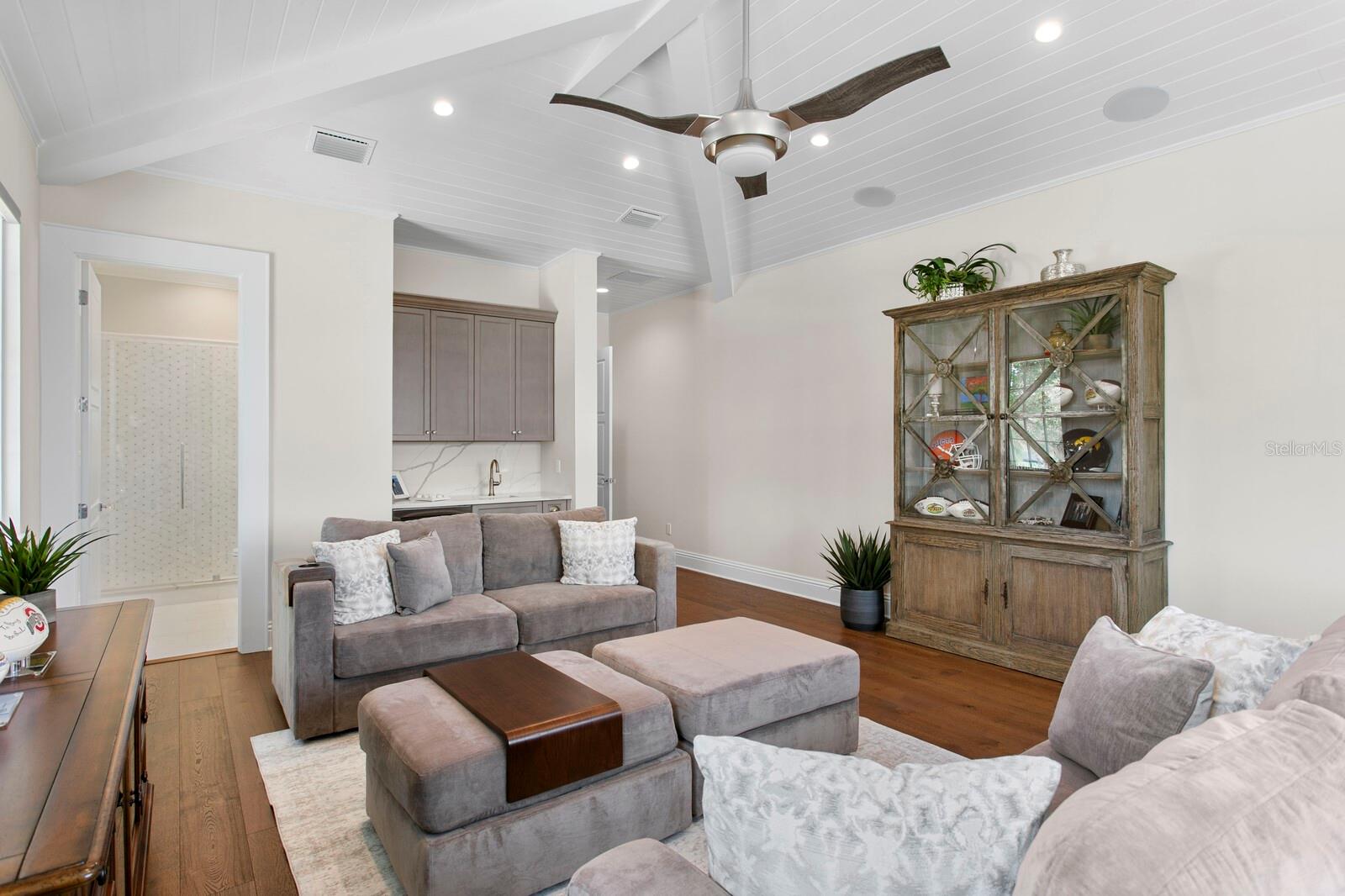 5110 W LONGFELLOW AVE