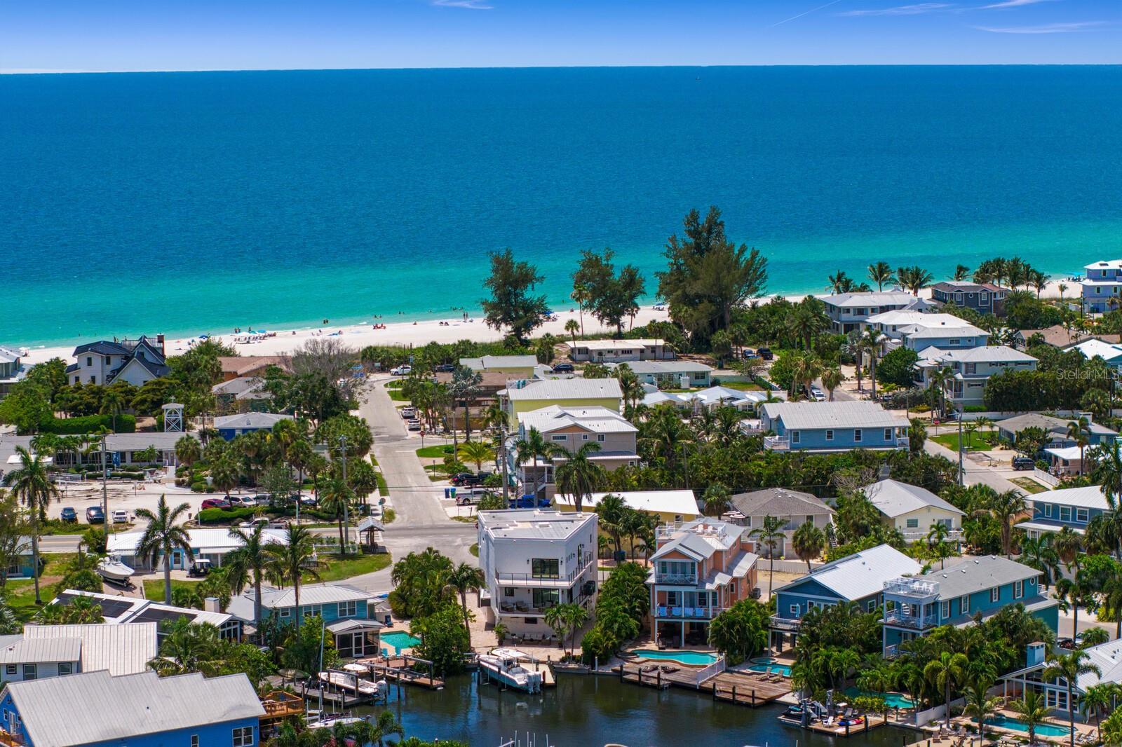 201 N HARBOR DR
