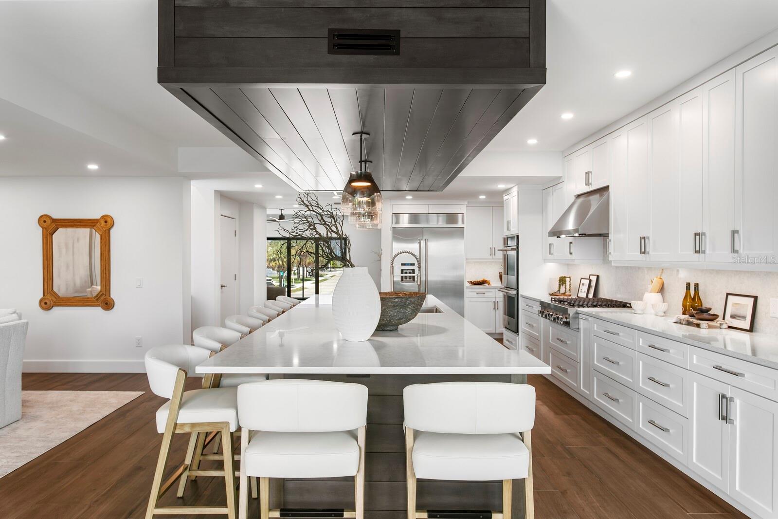 201 N HARBOR DR