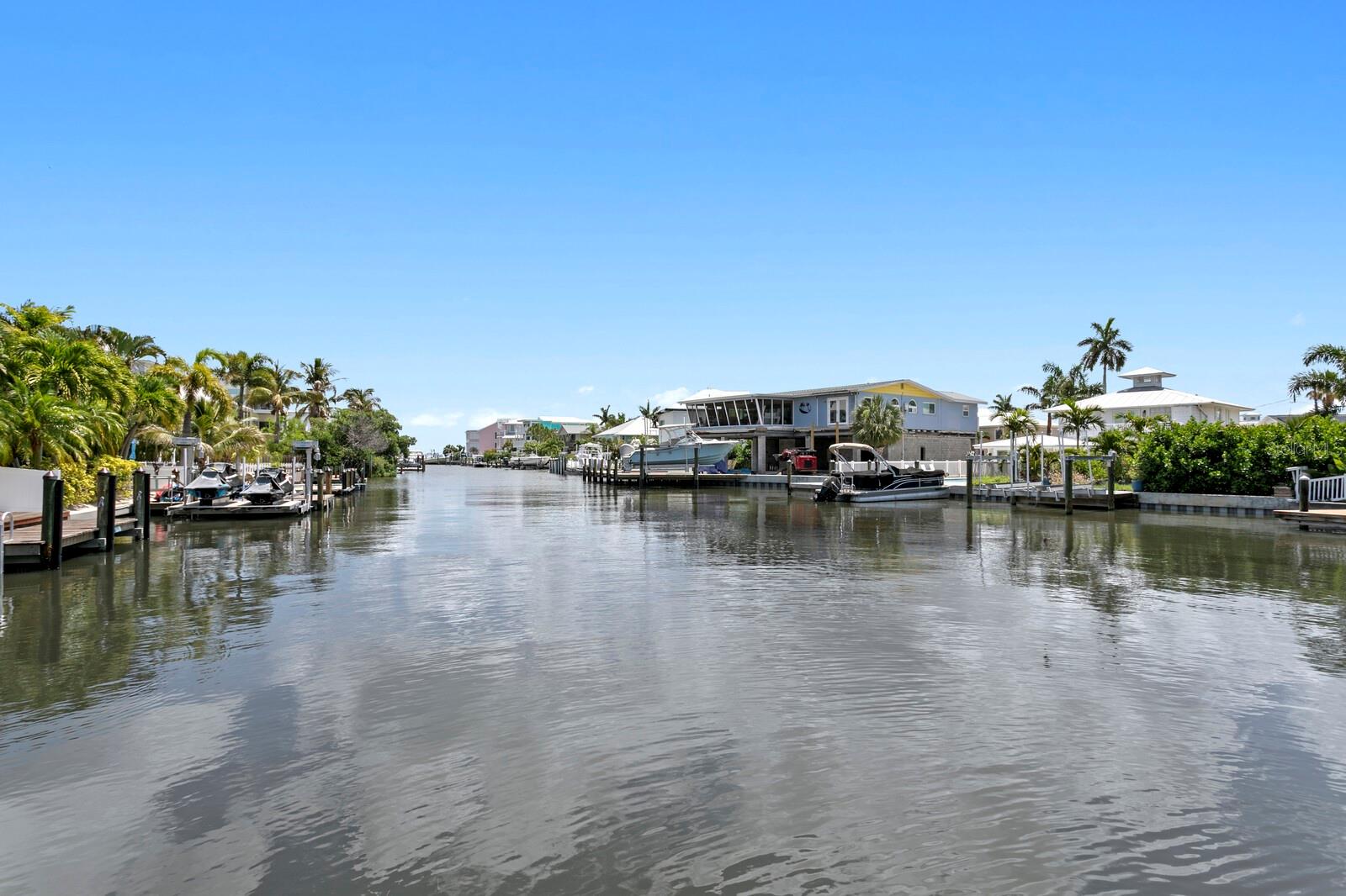 201 N HARBOR DR