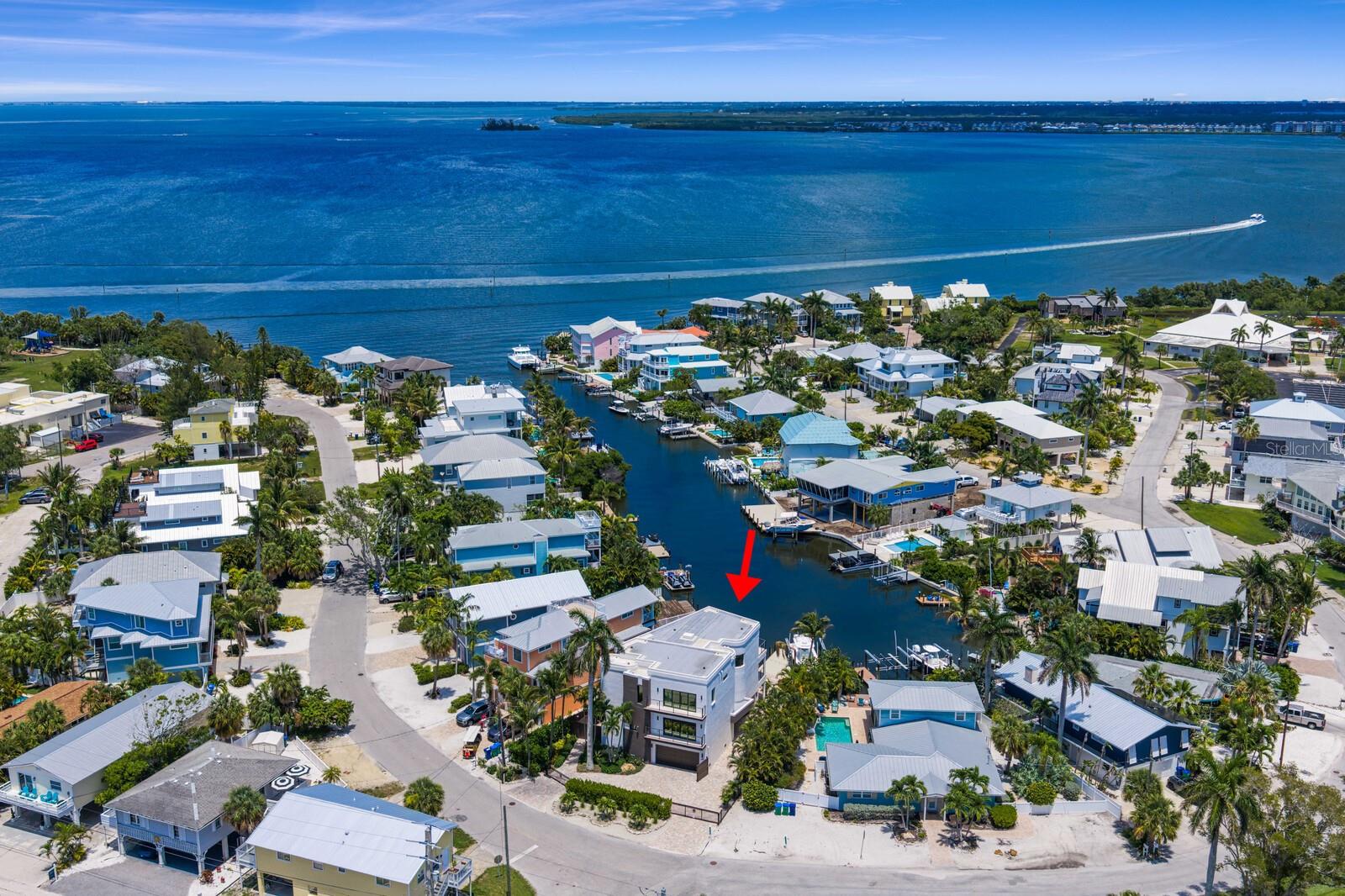 201 N HARBOR DR